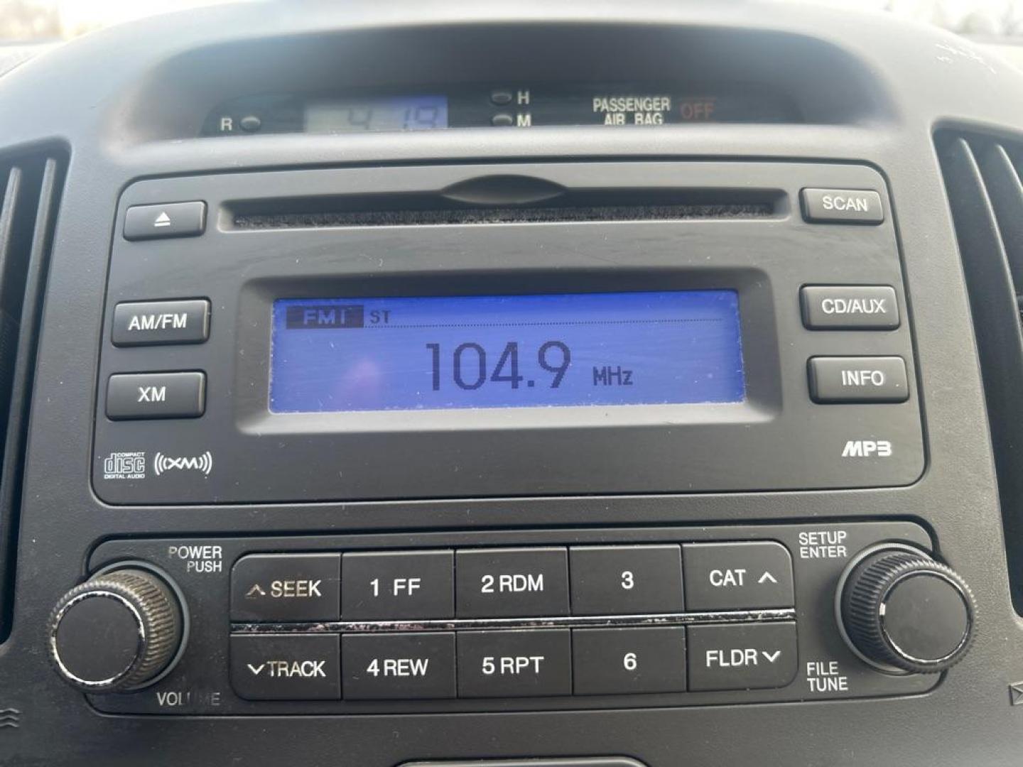 2009 GOLD HYUNDAI ELANTRA GLS (KMHDU46D99U) with an 2.0L engine, Automatic transmission, located at 2514 Williamson Rd NE, Roanoke, VA, 24012, (540) 265-7770, 37.294636, -79.936249 - Photo#7