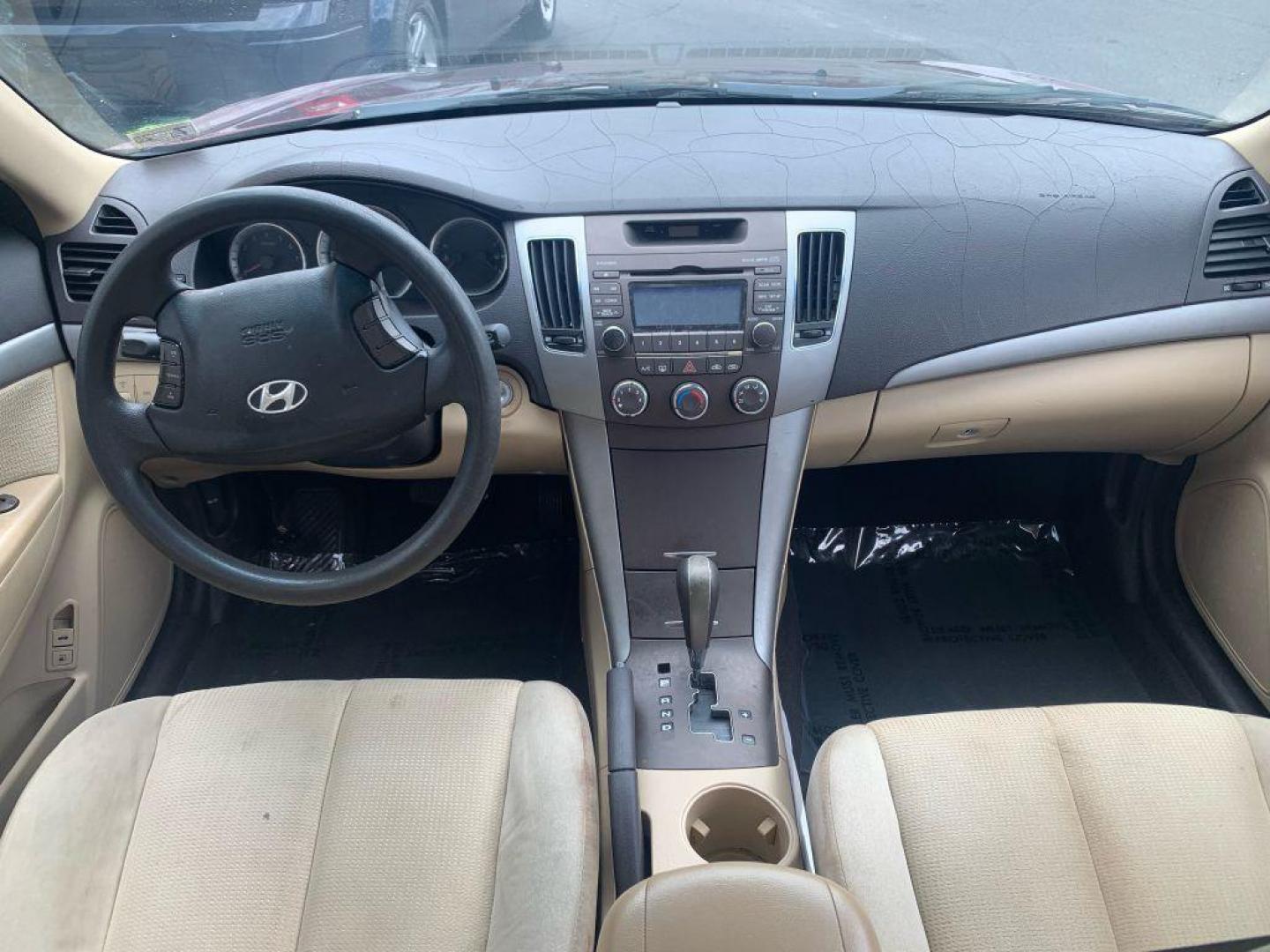 2009 BURGUN HYUNDAI SONATA GLS (5NPET46C19H) with an 2.4L engine, Automatic transmission, located at 2514 Williamson Rd NE, Roanoke, VA, 24012, (540) 265-7770, 37.294636, -79.936249 - NO CREDIT CHECK FINANCING WITH ONLY $1300 DOWN PAYMENT!!!! Check out our website www.needausedvehicle.com for our No Credit Check/ In House Financing options!! No Credit Check Available!!! In House Financing Available!!! All Clean Title Vehicles (no Salvaged or flooded vehicles ever on our lot)! - Photo#3