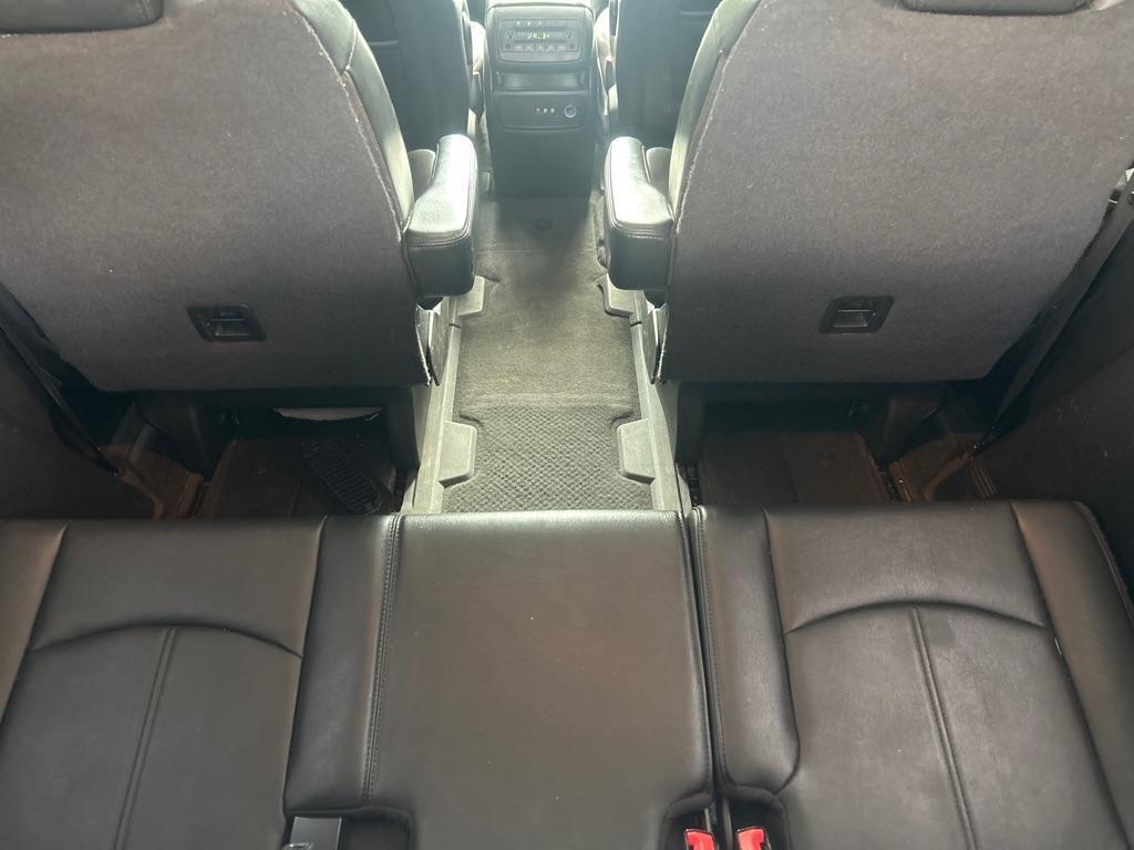 2009 SILVER GMC ACADIA SLT-1 (1GKEV23DX9J) with an 3.6L engine, Automatic transmission, located at 2514 Williamson Rd NE, Roanoke, VA, 24012, (540) 265-7770, 37.294636, -79.936249 - NO CREDIT CHECK FINANCING WITH ONLY $1800 DOWN PAYMENT!!!! Check out our website www.needausedvehicle.com for our No Credit Check/ In House Financing options!! No Credit Check Available!!! In House Financing Available!!! All Clean Title Vehicles (no Salvaged or flooded vehicles ever on our lot)! - Photo#3