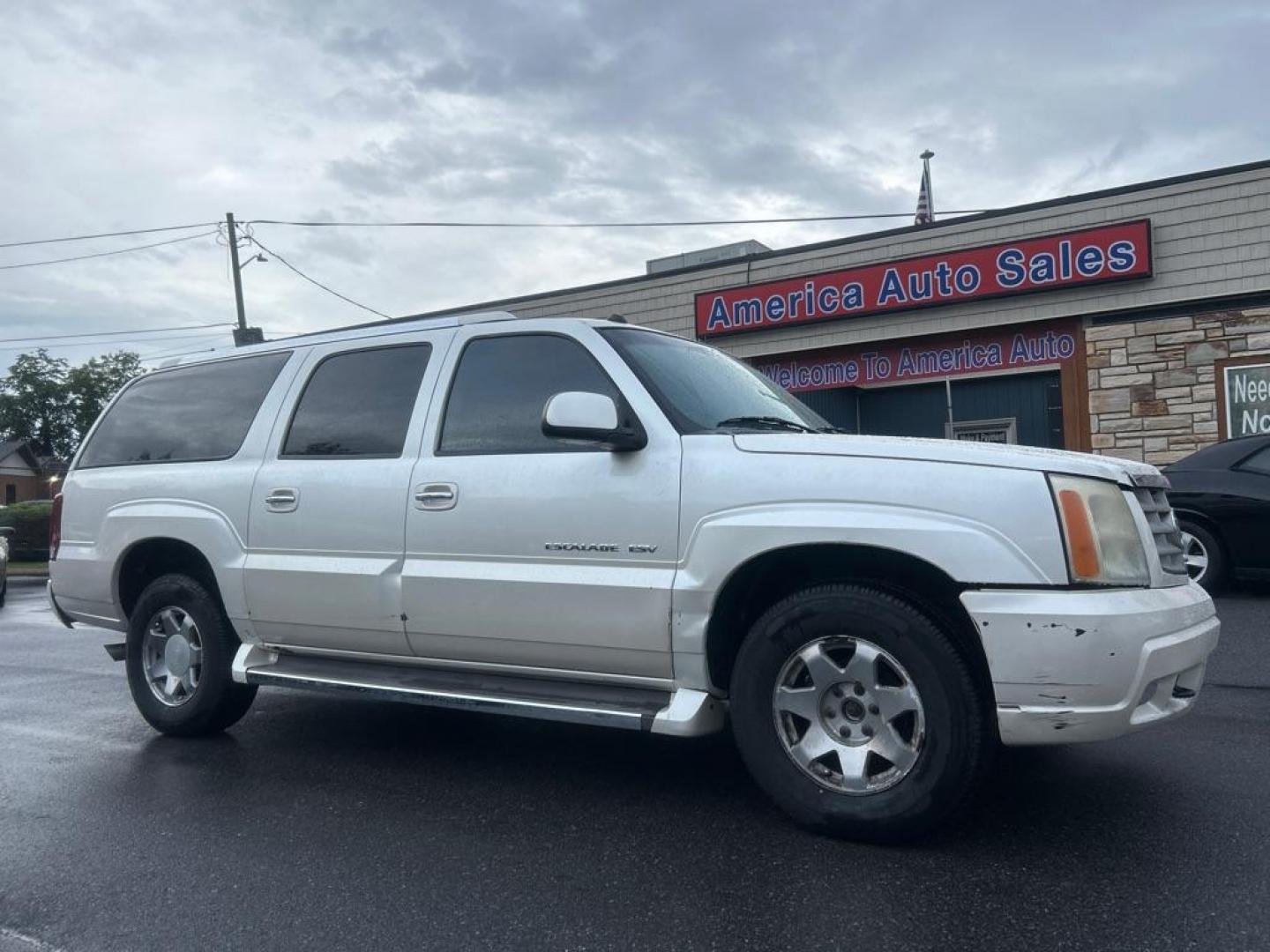 2005 WHITE CADILLAC ESCALADE ESV (3GYFK66N75G) with an 6.0L engine, Automatic transmission, located at 2514 Williamson Rd NE, Roanoke, VA, 24012, (540) 265-7770, 37.294636, -79.936249 - NO CREDIT CHECK FINANCING WITH ONLY $1500 DOWN PAYMENT!!!! Check out our website www.needausedvehicle.com for our No Credit Check/ In House Financing options!! No Credit Check Available!!! In House Financing Available!!! All Clean Title Vehicles (no Salvaged or flooded vehicles ever on our lot)! - Photo#0