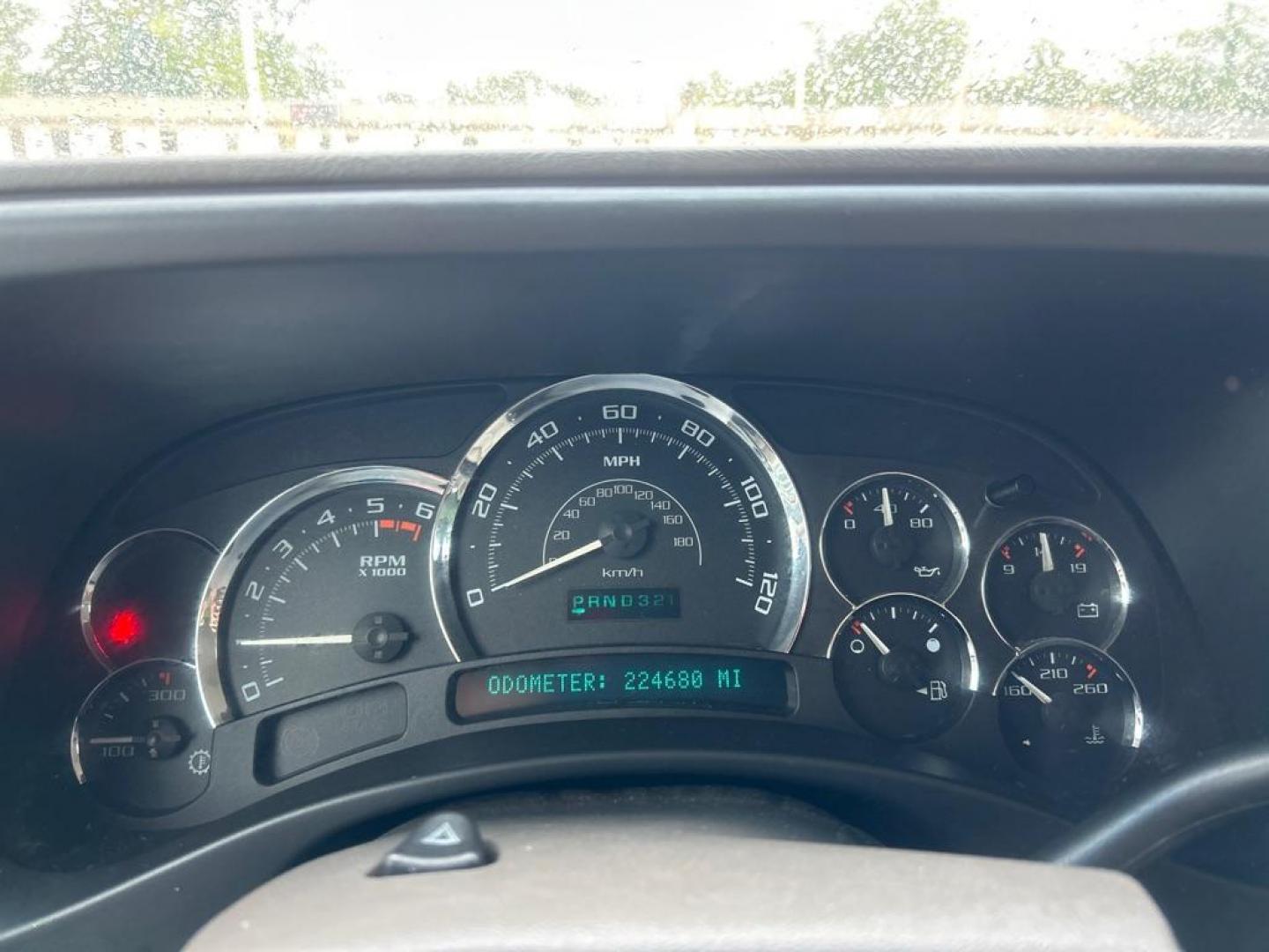2005 WHITE CADILLAC ESCALADE ESV (3GYFK66N75G) with an 6.0L engine, Automatic transmission, located at 2514 Williamson Rd NE, Roanoke, VA, 24012, (540) 265-7770, 37.294636, -79.936249 - NO CREDIT CHECK FINANCING WITH ONLY $1500 DOWN PAYMENT!!!! Check out our website www.needausedvehicle.com for our No Credit Check/ In House Financing options!! No Credit Check Available!!! In House Financing Available!!! All Clean Title Vehicles (no Salvaged or flooded vehicles ever on our lot)! - Photo#8