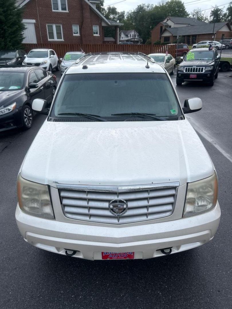 2005 WHITE CADILLAC ESCALADE ESV (3GYFK66N75G) with an 6.0L engine, Automatic transmission, located at 2514 Williamson Rd NE, Roanoke, VA, 24012, (540) 265-7770, 37.294636, -79.936249 - NO CREDIT CHECK FINANCING WITH ONLY $1500 DOWN PAYMENT!!!! Check out our website www.needausedvehicle.com for our No Credit Check/ In House Financing options!! No Credit Check Available!!! In House Financing Available!!! All Clean Title Vehicles (no Salvaged or flooded vehicles ever on our lot)! - Photo#10