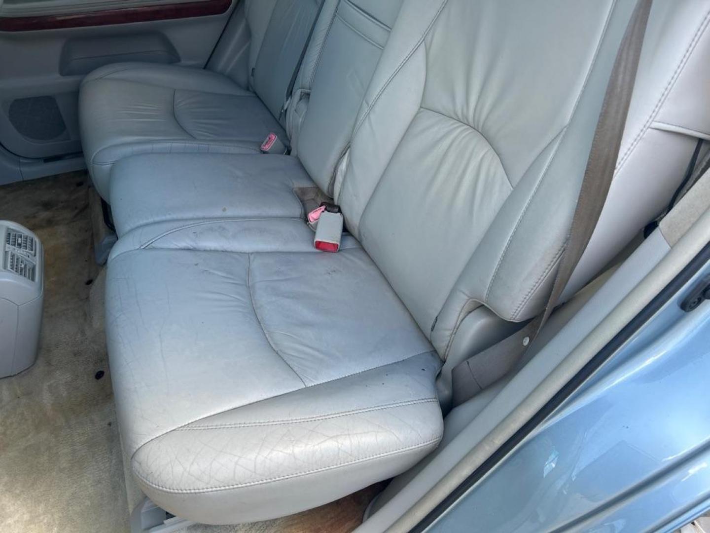 2004 BLUE LEXUS RX 330 (JTJHA31U840) with an 3.3L engine, Automatic transmission, located at 2514 Williamson Rd NE, Roanoke, VA, 24012, (540) 265-7770, 37.294636, -79.936249 - NO CREDIT CHECK FINANCING WITH ONLY $1400 DOWN PAYMENT!!!! Check out our website www.needausedvehicle.com for our No Credit Check/ In House Financing options!! No Credit Check Available!!! In House Financing Available!!! All Clean Title Vehicles (no Salvaged or flooded vehicles ever on our lot)! - Photo#4