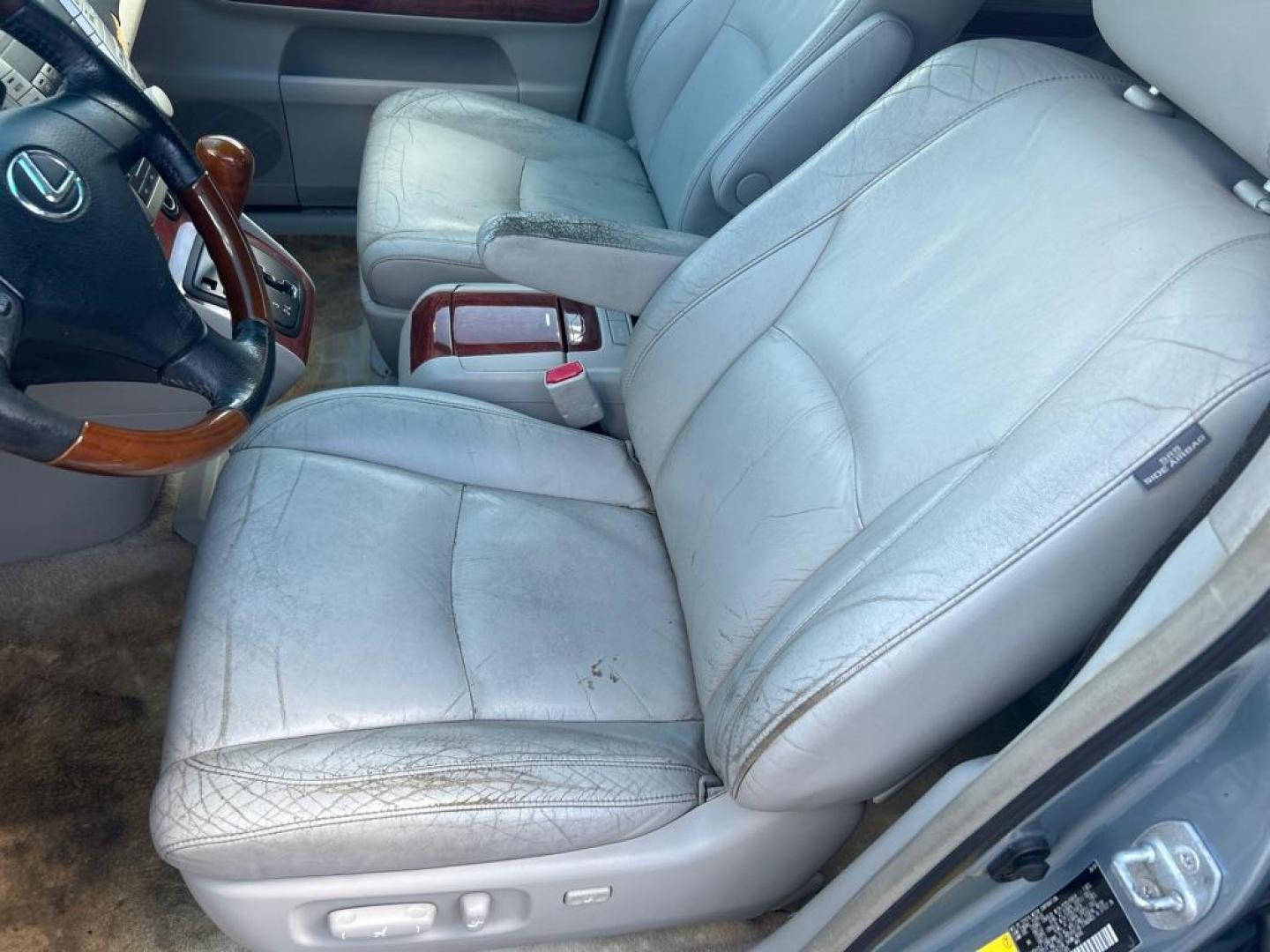 2004 BLUE LEXUS RX 330 (JTJHA31U840) with an 3.3L engine, Automatic transmission, located at 2514 Williamson Rd NE, Roanoke, VA, 24012, (540) 265-7770, 37.294636, -79.936249 - NO CREDIT CHECK FINANCING WITH ONLY $1400 DOWN PAYMENT!!!! Check out our website www.needausedvehicle.com for our No Credit Check/ In House Financing options!! No Credit Check Available!!! In House Financing Available!!! All Clean Title Vehicles (no Salvaged or flooded vehicles ever on our lot)! - Photo#6