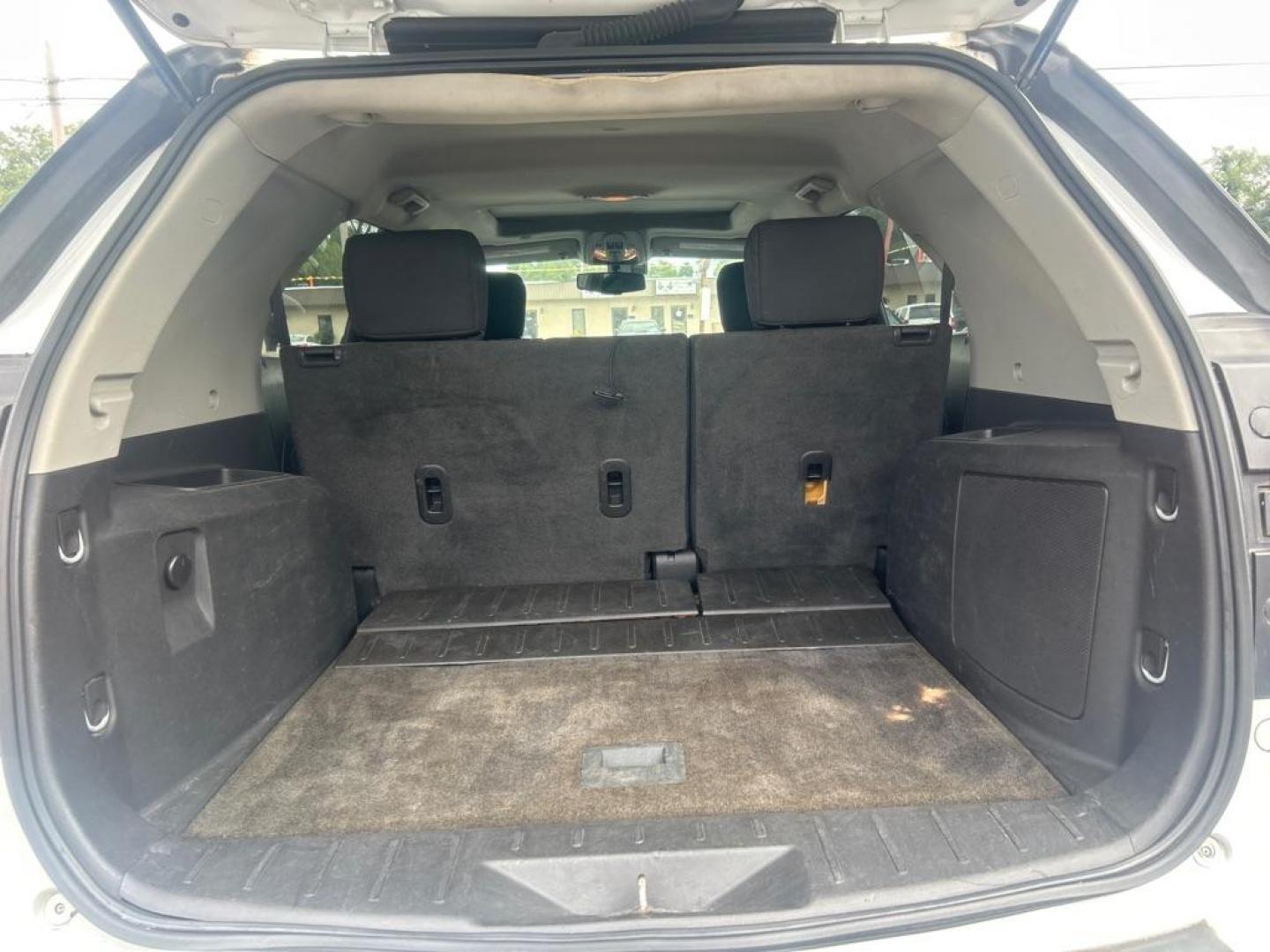 2010 WHITE CHEVROLET EQUINOX LT (2CNFLEEW2A6) with an 2.4L engine, Automatic transmission, located at 2514 Williamson Rd NE, Roanoke, VA, 24012, (540) 265-7770, 37.294636, -79.936249 - NO CREDIT CHECK FINANCING WITH ONLY $1700 DOWN PAYMENT!!!! Check out our website www.needausedvehicle.com for our No Credit Check/ In House Financing options!! No Credit Check Available!!! In House Financing Available!!! All Clean Title Vehicles (no Salvaged or flooded vehicles ever on our lot)! - Photo#8