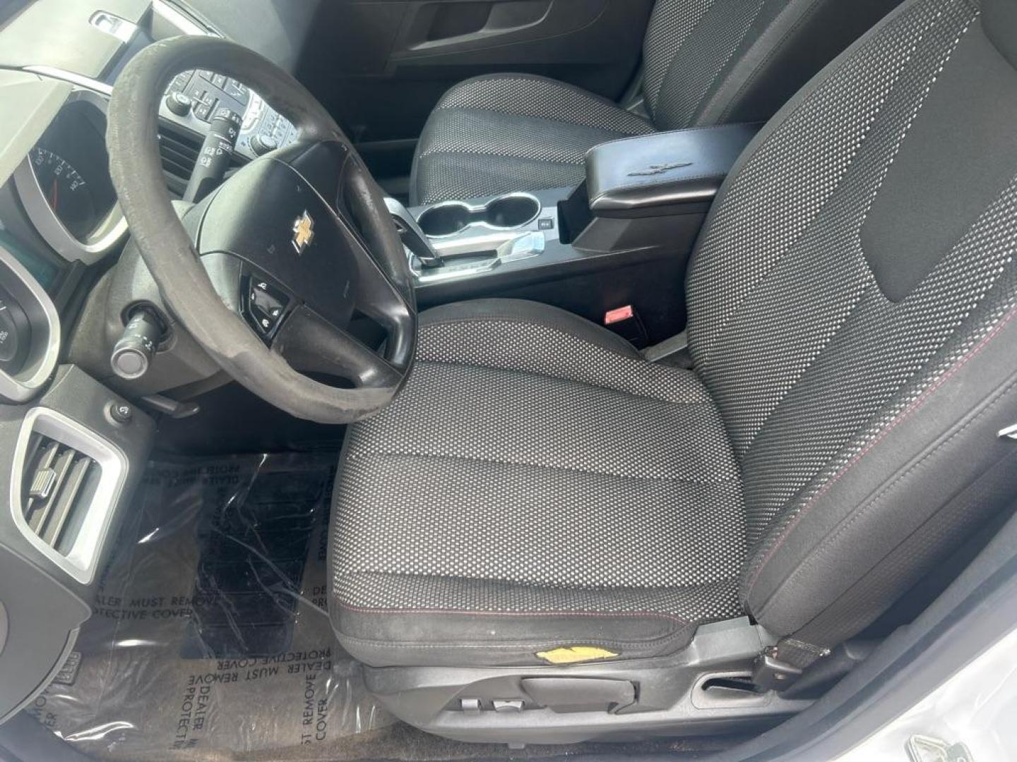 2010 WHITE CHEVROLET EQUINOX LT (2CNFLEEW2A6) with an 2.4L engine, Automatic transmission, located at 2514 Williamson Rd NE, Roanoke, VA, 24012, (540) 265-7770, 37.294636, -79.936249 - NO CREDIT CHECK FINANCING WITH ONLY $1700 DOWN PAYMENT!!!! Check out our website www.needausedvehicle.com for our No Credit Check/ In House Financing options!! No Credit Check Available!!! In House Financing Available!!! All Clean Title Vehicles (no Salvaged or flooded vehicles ever on our lot)! - Photo#16