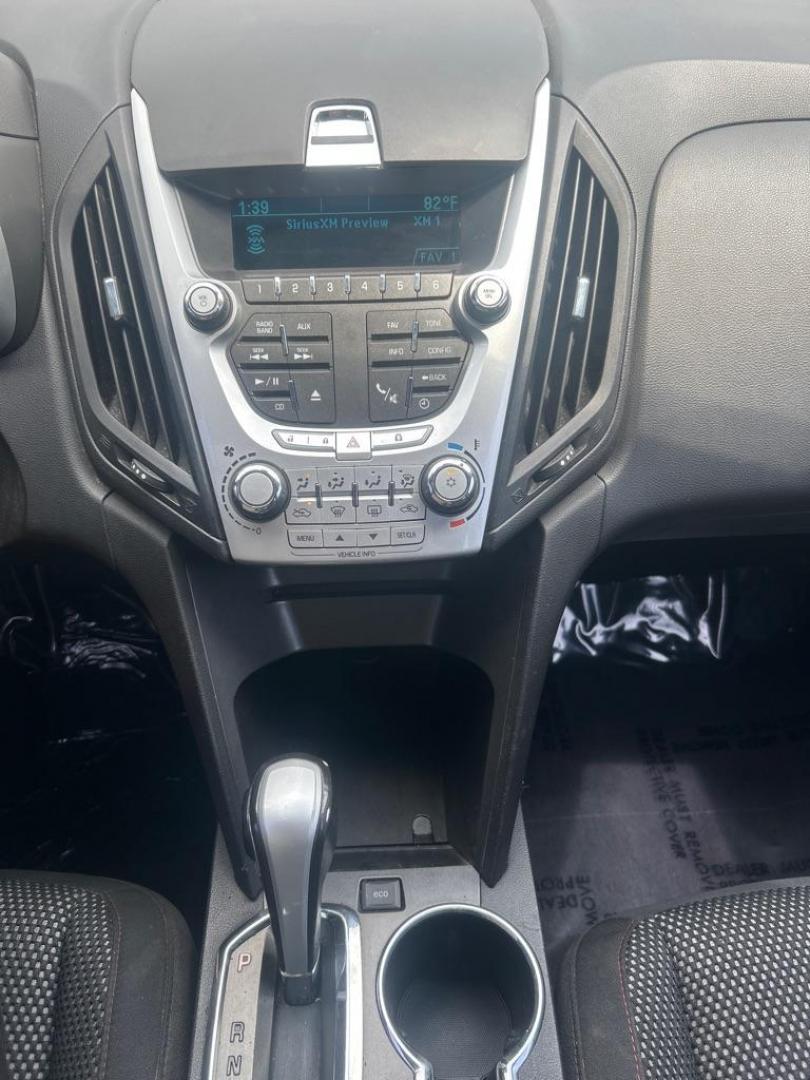 2010 WHITE CHEVROLET EQUINOX LT (2CNFLEEW2A6) with an 2.4L engine, Automatic transmission, located at 2514 Williamson Rd NE, Roanoke, VA, 24012, (540) 265-7770, 37.294636, -79.936249 - NO CREDIT CHECK FINANCING WITH ONLY $1700 DOWN PAYMENT!!!! Check out our website www.needausedvehicle.com for our No Credit Check/ In House Financing options!! No Credit Check Available!!! In House Financing Available!!! All Clean Title Vehicles (no Salvaged or flooded vehicles ever on our lot)! - Photo#18