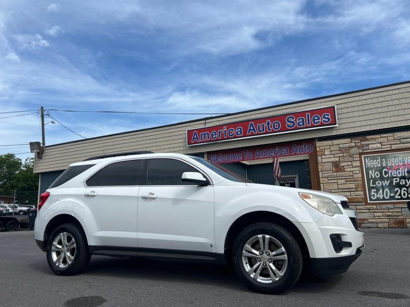 2010 WHITE CHEVROLET EQUINOX LT (2CNFLEEW2A6) with an 2.4L engine, Automatic transmission, located at 2514 Williamson Rd NE, Roanoke, VA, 24012, (540) 265-7770, 37.294636, -79.936249 - NO CREDIT CHECK FINANCING WITH ONLY $1700 DOWN PAYMENT!!!! Check out our website www.needausedvehicle.com for our No Credit Check/ In House Financing options!! No Credit Check Available!!! In House Financing Available!!! All Clean Title Vehicles (no Salvaged or flooded vehicles ever on our lot)! - Photo#0
