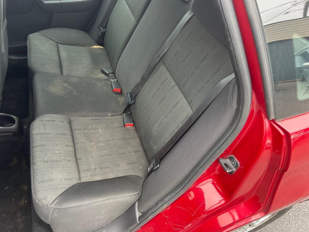 2011 RED FORD FOCUS SE (1FAHP3FN1BW) with an 2.0L engine, Automatic transmission, located at 2514 Williamson Rd NE, Roanoke, VA, 24012, (540) 265-7770, 37.294636, -79.936249 - NO CREDIT CHECK FINANCING WITH ONLY $1050 DOWN PAYMENT!!!! Check out our website www.needausedvehicle.com for our No Credit Check/ In House Financing options!! No Credit Check Available!!! In House Financing Available!!! All Clean Title Vehicles (no Salvaged or flooded vehicles ever on our lot)! - Photo#4