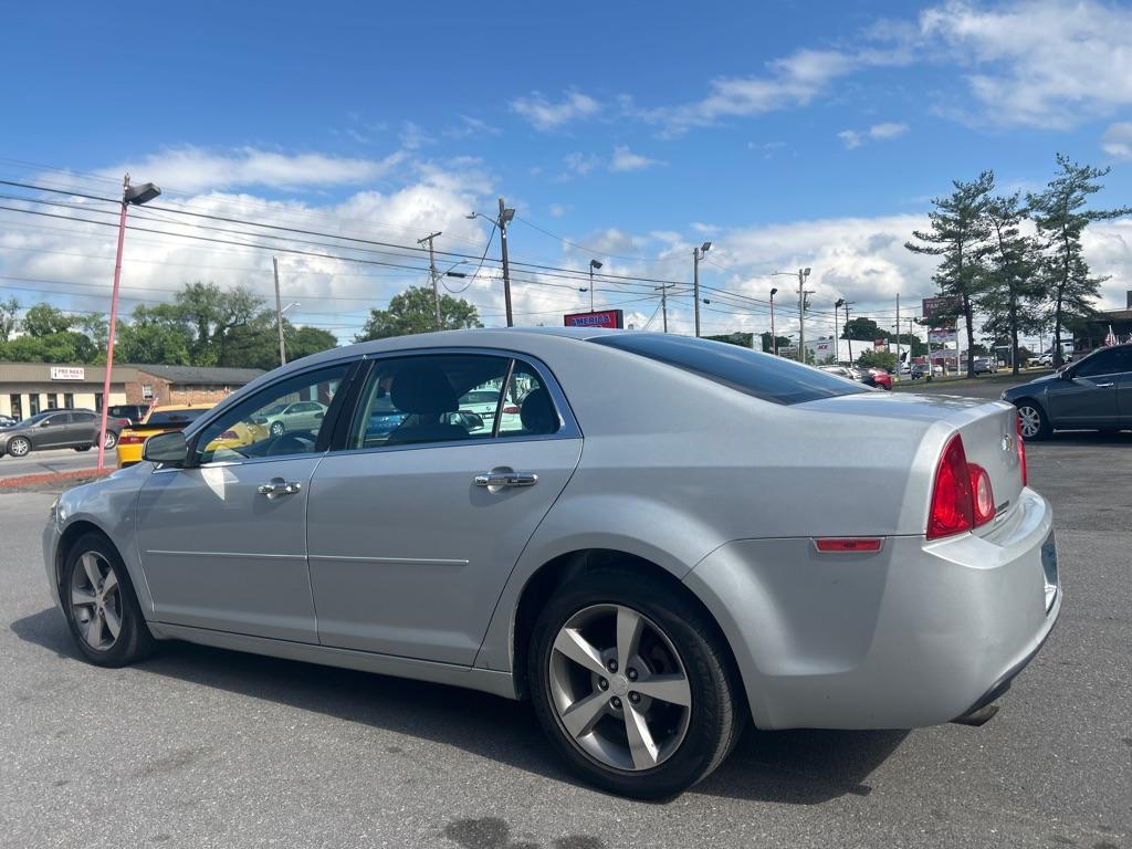 2012 SILVER CHEVROLET MALIBU 1LT (1G1ZC5EU6CF) with an 2.4L engine, Automatic transmission, located at 2514 Williamson Rd NE, Roanoke, VA, 24012, (540) 265-7770, 37.294636, -79.936249 - NO CREDIT CHECK FINANCING WITH ONLY $1400 DOWN PAYMENT!!!! Check out our website www.needausedvehicle.com for our No Credit Check/ In House Financing options!! No Credit Check Available!!! In House Financing Available!!! All Clean Title Vehicles (no Salvaged or flooded vehicles ever on our lot)! - Photo#2