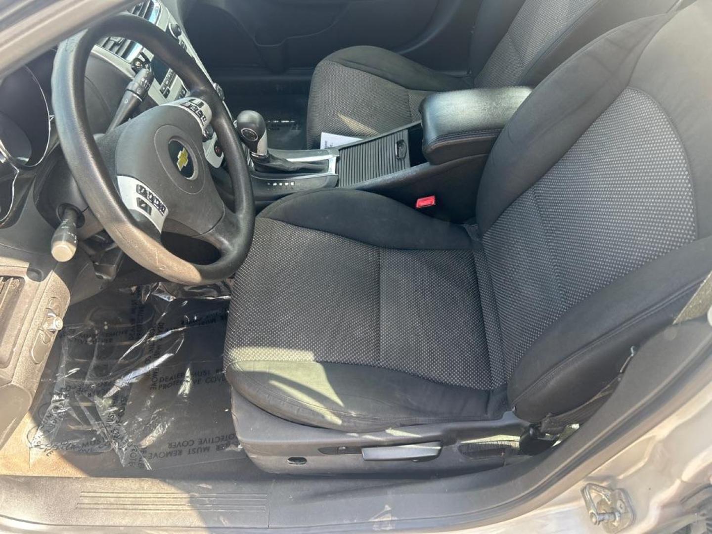 2012 SILVER CHEVROLET MALIBU 1LT (1G1ZC5EU6CF) with an 2.4L engine, Automatic transmission, located at 2514 Williamson Rd NE, Roanoke, VA, 24012, (540) 265-7770, 37.294636, -79.936249 - NO CREDIT CHECK FINANCING WITH ONLY $1200 DOWN PAYMENT!!!! Check out our website www.needausedvehicle.com for our No Credit Check/ In House Financing options!! No Credit Check Available!!! In House Financing Available!!! All Clean Title Vehicles (no Salvaged or flooded vehicles ever on our lot)! - Photo#4