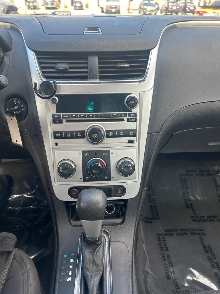 2012 SILVER CHEVROLET MALIBU 1LT (1G1ZC5EU6CF) with an 2.4L engine, Automatic transmission, located at 2514 Williamson Rd NE, Roanoke, VA, 24012, (540) 265-7770, 37.294636, -79.936249 - NO CREDIT CHECK FINANCING WITH ONLY $1400 DOWN PAYMENT!!!! Check out our website www.needausedvehicle.com for our No Credit Check/ In House Financing options!! No Credit Check Available!!! In House Financing Available!!! All Clean Title Vehicles (no Salvaged or flooded vehicles ever on our lot)! - Photo#7