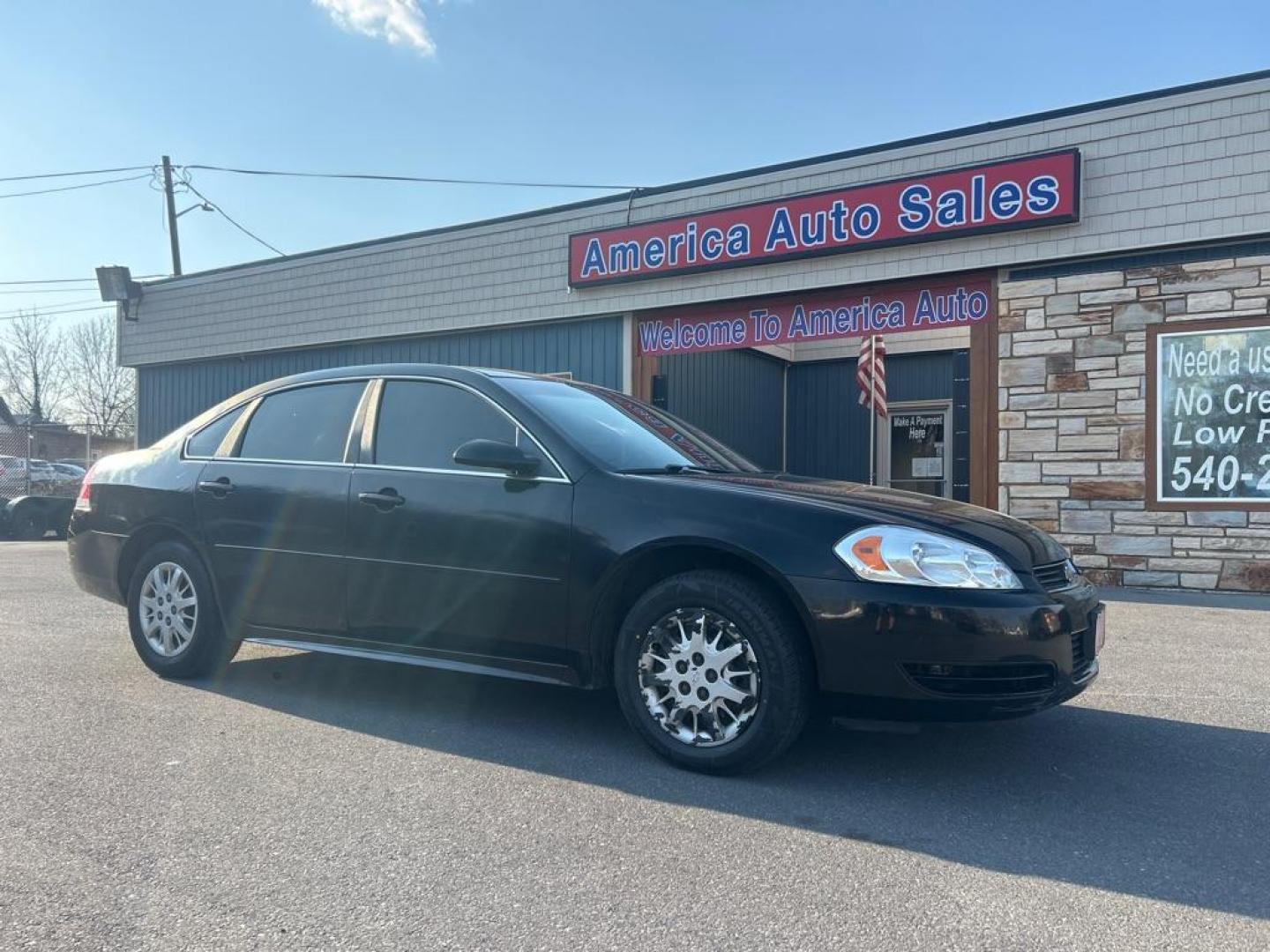 2011 BLACK CHEVROLET IMPALA POLICE (2G1WD5EMXB1) with an 3.9L engine, Automatic transmission, located at 2514 Williamson Rd NE, Roanoke, VA, 24012, (540) 265-7770, 37.294636, -79.936249 - NO CREDIT CHECK FINANCING WITH ONLY $1100 DOWN PAYMENT!!!! Check out our website www.needausedvehicle.com for our No Credit Check/ In House Financing options!! No Credit Check Available!!! In House Financing Available!!! All Clean Title Vehicles (no Salvaged or flooded vehicles ever on our lot)! - Photo#0