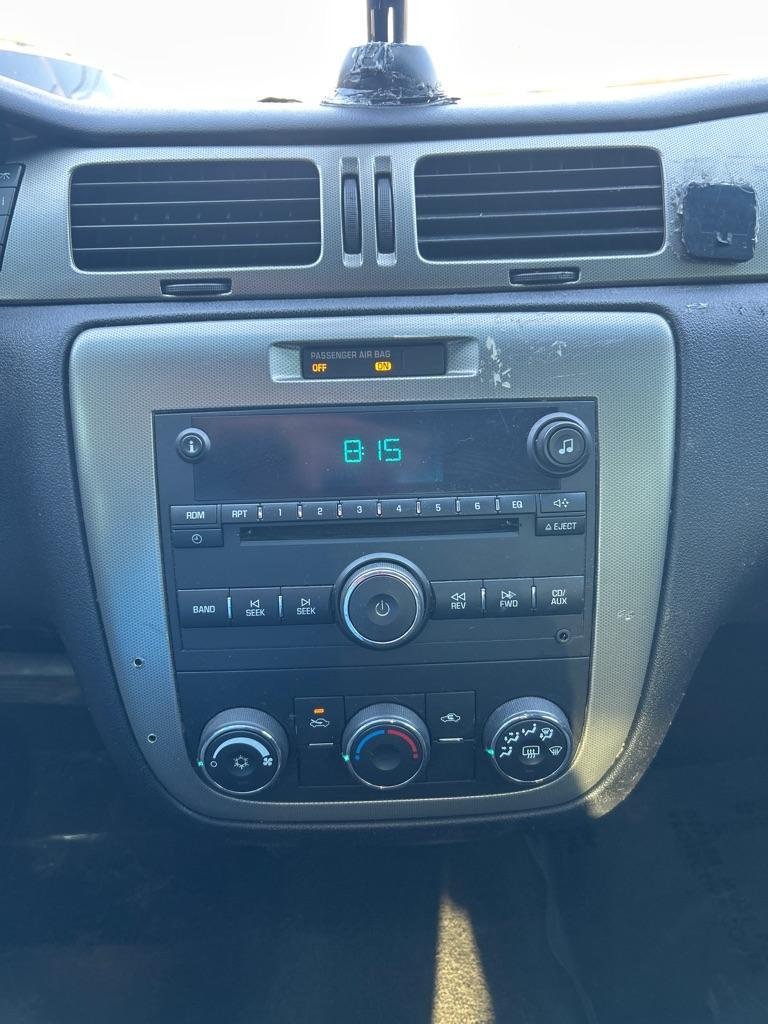 2011 BLACK CHEVROLET IMPALA POLICE (2G1WD5EMXB1) with an 3.9L engine, Automatic transmission, located at 2514 Williamson Rd NE, Roanoke, VA, 24012, (540) 265-7770, 37.294636, -79.936249 - NO CREDIT CHECK FINANCING WITH ONLY $1100 DOWN PAYMENT!!!! Check out our website www.needausedvehicle.com for our No Credit Check/ In House Financing options!! No Credit Check Available!!! In House Financing Available!!! All Clean Title Vehicles (no Salvaged or flooded vehicles ever on our lot)! - Photo#5