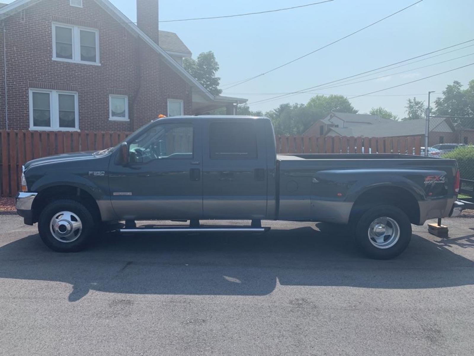 2004 GREEN FORD F350 SUPER DUTY (1FTWW33P94E) with an 6.0L engine, Automatic transmission, located at 2514 Williamson Rd NE, Roanoke, VA, 24012, (540) 265-7770, 37.294636, -79.936249 - No Credit Check Available!!! In House Financing Available!!! All Clean Title Vehicles (no Salvaged or flooded vehicles ever on our lot)!!! Up to 12 month Service Contracts available on all vehicles!!! - Photo #1