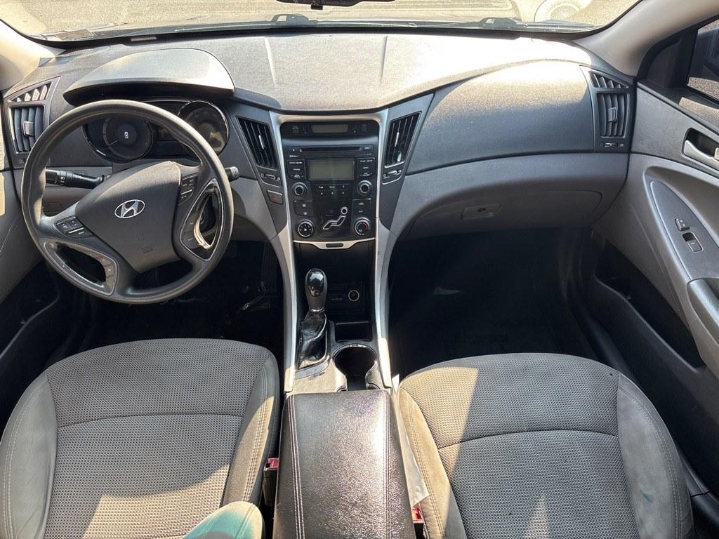 2013 BLUE HYUNDAI SONATA GLS (5NPEB4AC9DH) with an 2.4L engine, Automatic transmission, located at 2514 Williamson Rd NE, Roanoke, VA, 24012, (540) 265-7770, 37.294636, -79.936249 - NO CREDIT CHECK FINANCING WITH ONLY $1700 DOWN PAYMENT!!!! Check out our website www.needausedvehicle.com for our No Credit Check/ In House Financing options!! No Credit Check Available!!! In House Financing Available!!! All Clean Title Vehicles (no Salvaged or flooded vehicles ever on our lot)!- Photo#3