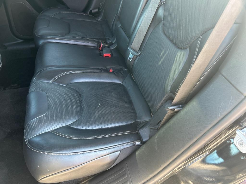 2015 BLACK JEEP CHEROKEE LIMITED (1C4PJMDS9FW) with an 3.2L engine, Automatic transmission, located at 2514 Williamson Rd NE, Roanoke, VA, 24012, (540) 265-7770, 37.294636, -79.936249 - NO CREDIT CHECK FINANCING WITH ONLY $2800 DOWN PAYMENT!!!! Check out our website www.needausedvehicle.com for our No Credit Check/ In House Financing options!! No Credit Check Available!!! In House Financing Available!!! All Clean Title Vehicles (no Salvaged or flooded vehicles ever on our lot)! - Photo#3