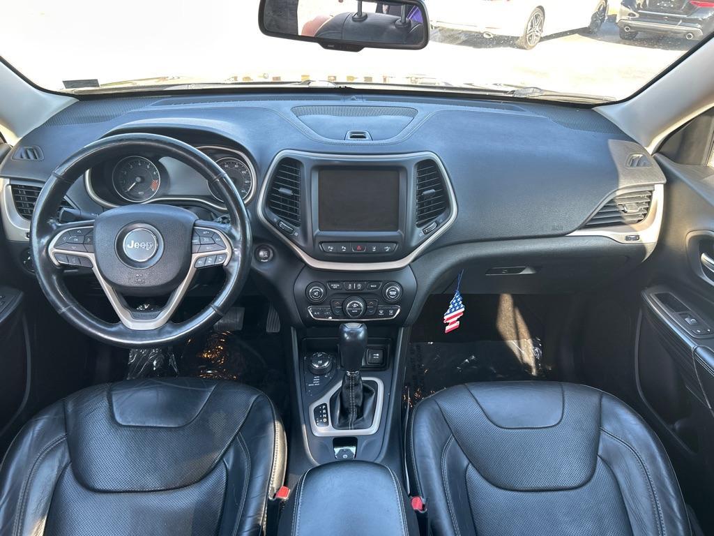 2015 BLACK JEEP CHEROKEE LIMITED (1C4PJMDS9FW) with an 3.2L engine, Automatic transmission, located at 2514 Williamson Rd NE, Roanoke, VA, 24012, (540) 265-7770, 37.294636, -79.936249 - NO CREDIT CHECK FINANCING WITH ONLY $2800 DOWN PAYMENT!!!! Check out our website www.needausedvehicle.com for our No Credit Check/ In House Financing options!! No Credit Check Available!!! In House Financing Available!!! All Clean Title Vehicles (no Salvaged or flooded vehicles ever on our lot)! - Photo#4