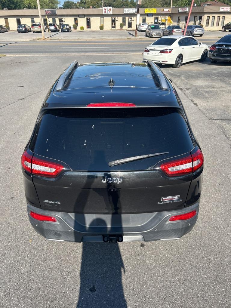 2015 BLACK JEEP CHEROKEE LIMITED (1C4PJMDS9FW) with an 3.2L engine, Automatic transmission, located at 2514 Williamson Rd NE, Roanoke, VA, 24012, (540) 265-7770, 37.294636, -79.936249 - NO CREDIT CHECK FINANCING WITH ONLY $2800 DOWN PAYMENT!!!! Check out our website www.needausedvehicle.com for our No Credit Check/ In House Financing options!! No Credit Check Available!!! In House Financing Available!!! All Clean Title Vehicles (no Salvaged or flooded vehicles ever on our lot)! - Photo#11