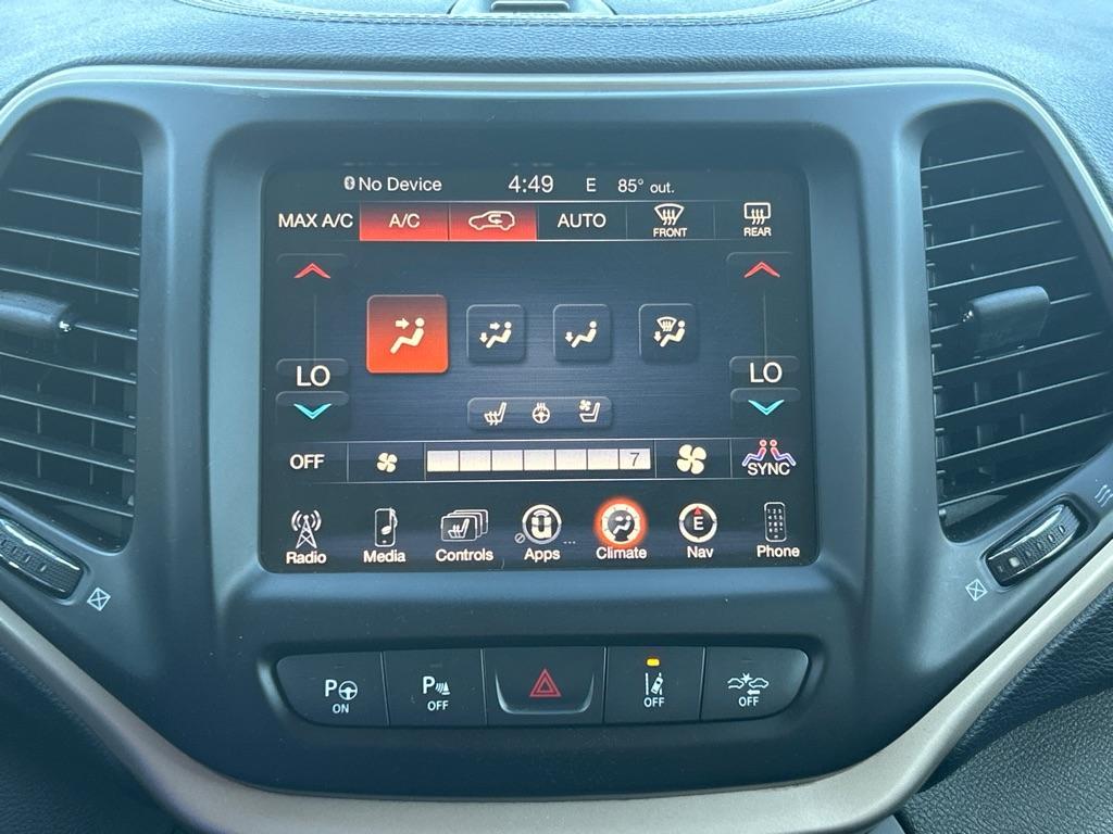 2015 BLACK JEEP CHEROKEE LIMITED (1C4PJMDS9FW) with an 3.2L engine, Automatic transmission, located at 2514 Williamson Rd NE, Roanoke, VA, 24012, (540) 265-7770, 37.294636, -79.936249 - NO CREDIT CHECK FINANCING WITH ONLY $2800 DOWN PAYMENT!!!! Check out our website www.needausedvehicle.com for our No Credit Check/ In House Financing options!! No Credit Check Available!!! In House Financing Available!!! All Clean Title Vehicles (no Salvaged or flooded vehicles ever on our lot)! - Photo#12