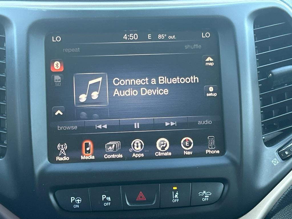 2015 BLACK JEEP CHEROKEE LIMITED (1C4PJMDS9FW) with an 3.2L engine, Automatic transmission, located at 2514 Williamson Rd NE, Roanoke, VA, 24012, (540) 265-7770, 37.294636, -79.936249 - NO CREDIT CHECK FINANCING WITH ONLY $2800 DOWN PAYMENT!!!! Check out our website www.needausedvehicle.com for our No Credit Check/ In House Financing options!! No Credit Check Available!!! In House Financing Available!!! All Clean Title Vehicles (no Salvaged or flooded vehicles ever on our lot)! - Photo#13