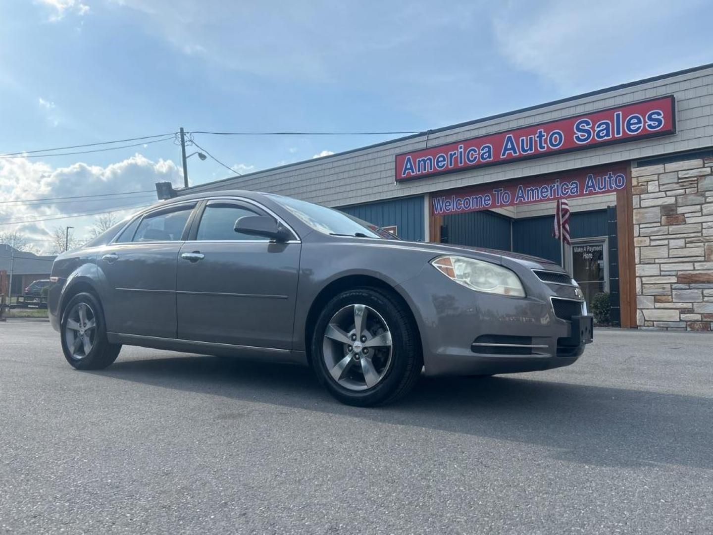 2012 BROWN CHEVROLET MALIBU 1LT (1G1ZC5E0XCF) with an 2.4L engine, Automatic transmission, located at 2514 Williamson Rd NE, Roanoke, VA, 24012, (540) 265-7770, 37.294636, -79.936249 - NO CREDIT CHECK FINANCING WITH ONLY $2000 DOWN PAYMENT!!!! Check out our website www.needausedvehicle.com for our No Credit Check/ In House Financing options!! No Credit Check Available!!! In House Financing Available!!! All Clean Title Vehicles (no Salvaged or flooded vehicles ever on our lot)! - Photo#0