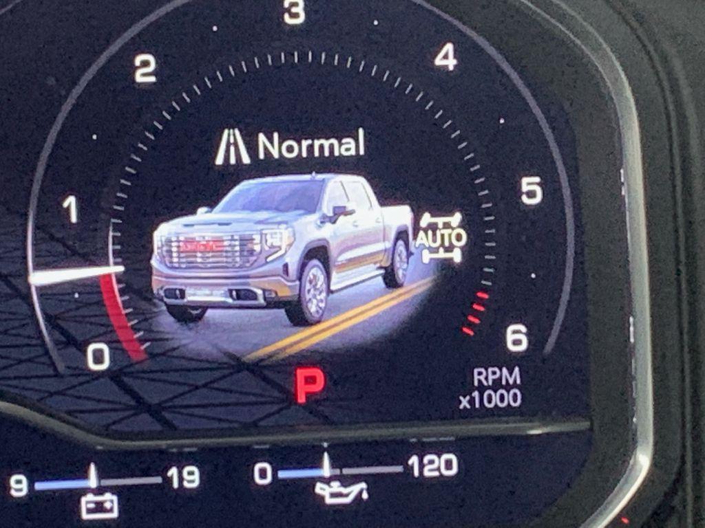 2023 WHITE GMC SIERRA 1500 DENALI (1GTUUGEL3PZ) with an 6.2L engine, Automatic transmission, located at 2514 Williamson Rd NE, Roanoke, VA, 24012, (540) 265-7770, 37.294636, -79.936249 - ********* CASH ONLY PRICE OF $68,000 (NOT INCLUDING SALES TAX, TAGS, TITLING, AND PROCESSING FEE)******** ******** VEHICLE SHOWN BY APPOINTMENT ONLY ********** This 2023 Sierra Denali 6.2L is still in new condition.- Photo#10
