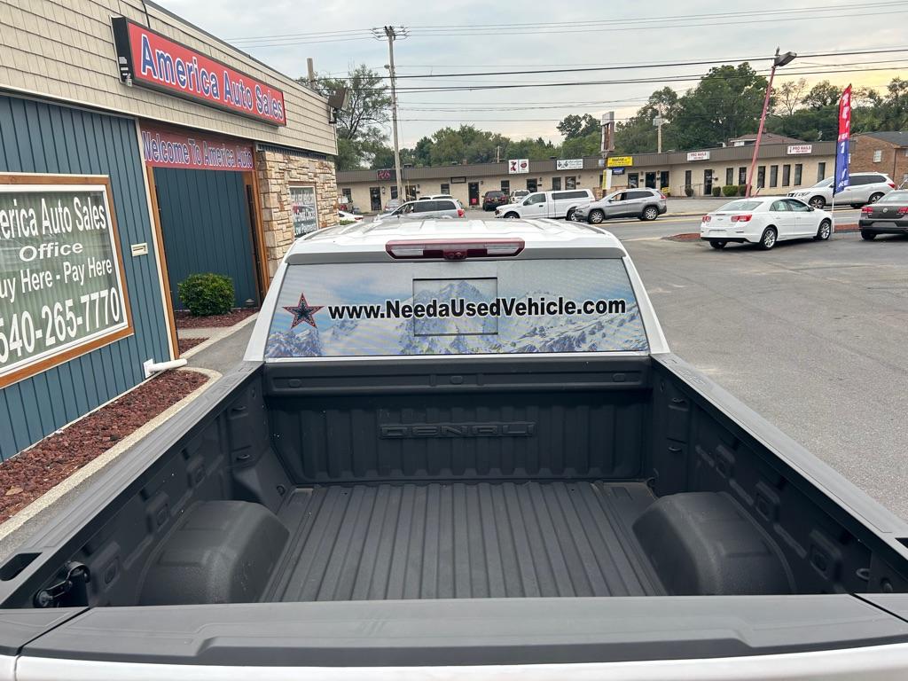2023 WHITE GMC SIERRA 1500 DENALI (1GTUUGEL3PZ) with an 6.2L engine, Automatic transmission, located at 2514 Williamson Rd NE, Roanoke, VA, 24012, (540) 265-7770, 37.294636, -79.936249 - ********* CASH ONLY PRICE OF $68,000 (NOT INCLUDING SALES TAX, TAGS, TITLING, AND PROCESSING FEE)******** ******** VEHICLE SHOWN BY APPOINTMENT ONLY ********** This 2023 Sierra Denali 6.2L is still in new condition.- Photo#14