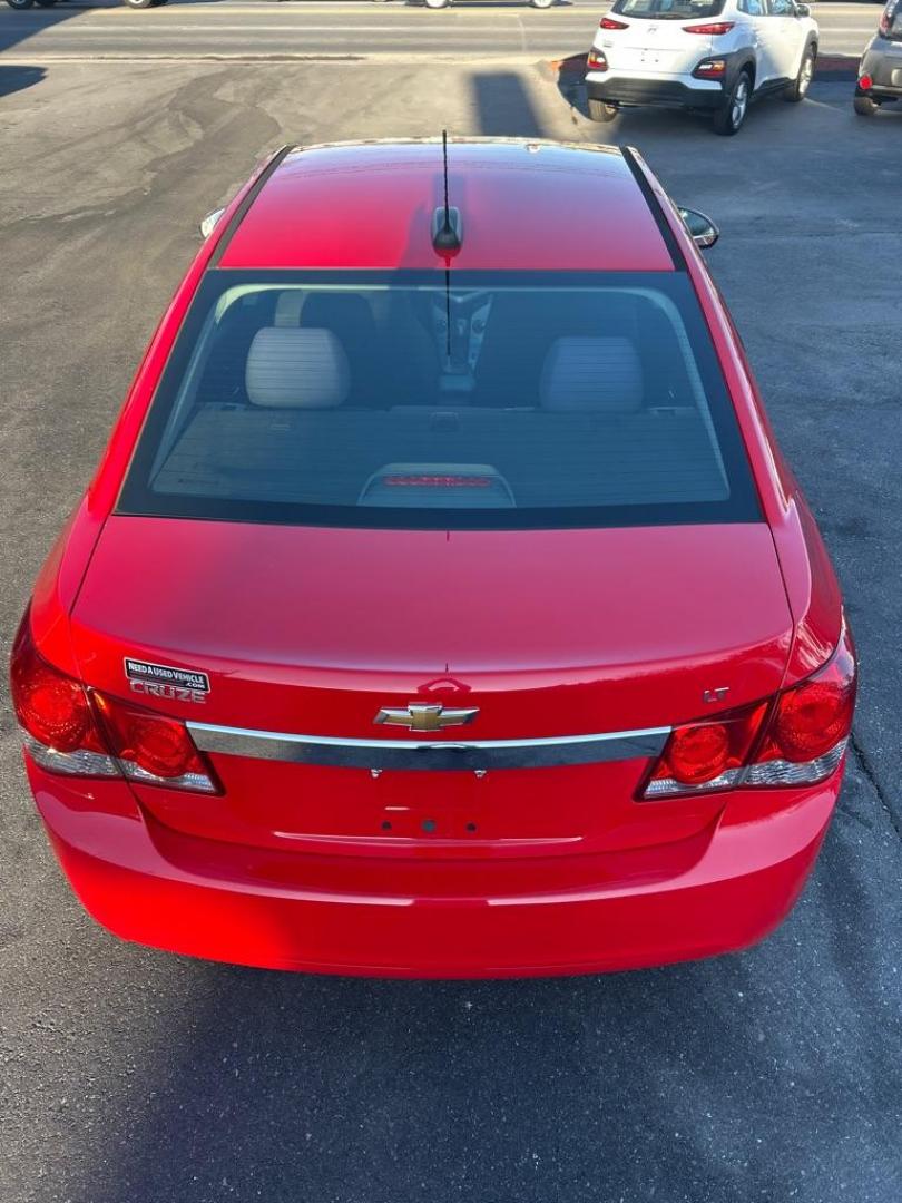 2015 RED CHEVROLET CRUZE LT (1G1PC5SB8F7) with an 1.4L engine, Automatic transmission, located at 2514 Williamson Rd NE, Roanoke, VA, 24012, (540) 265-7770, 37.294636, -79.936249 - NO CREDIT CHECK FINANCING WITH ONLY $2500 DOWN PAYMENT!!!! Check out our website www.needausedvehicle.com for our No Credit Check/ In House Financing options!! No Credit Check Available!!! In House Financing Available!!! All Clean Title Vehicles (no Salvaged or flooded vehicles ever on our lot)! - Photo#3