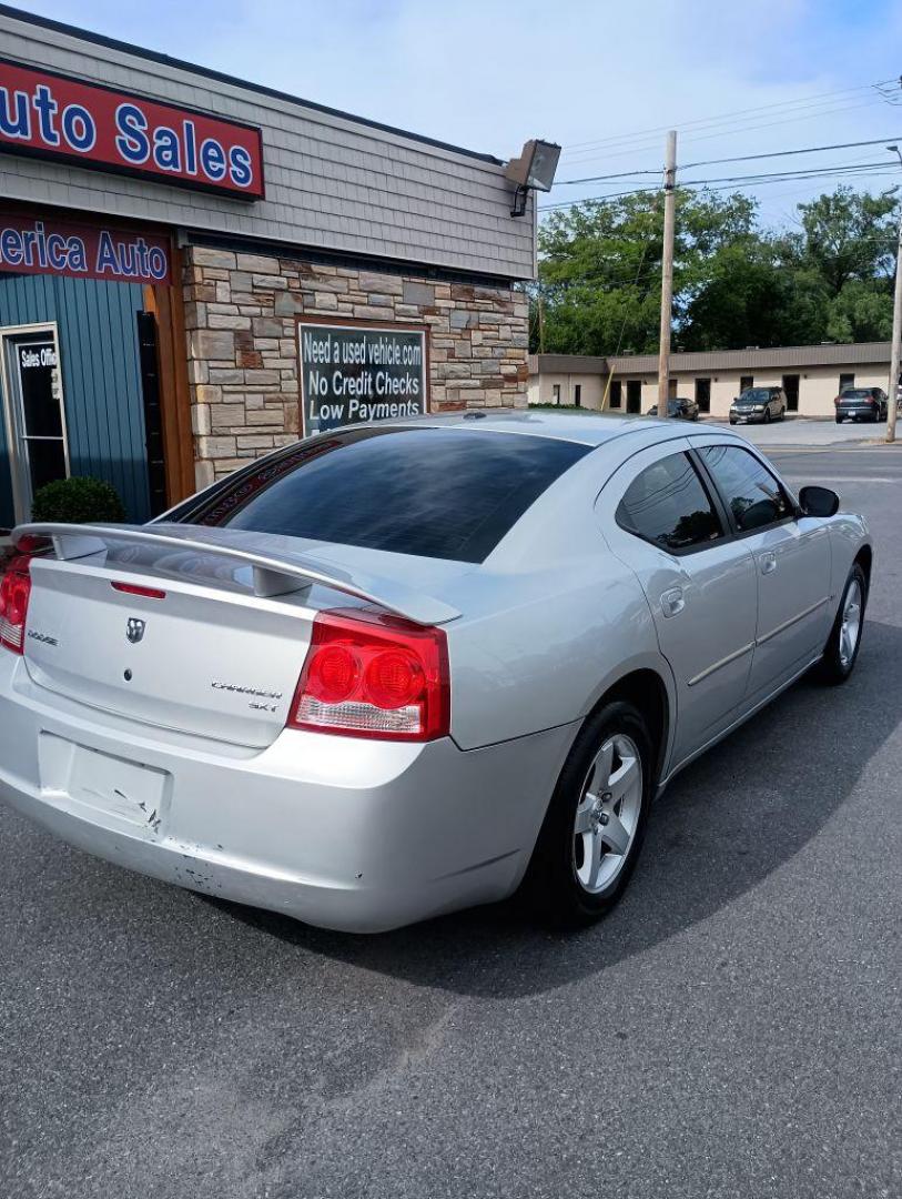 2010 SILVER DODGE CHARGER SXT (2B3CA3CV8AH) with an 3.5L engine, Automatic transmission, located at 2514 Williamson Rd NE, Roanoke, VA, 24012, (540) 265-7770, 37.294636, -79.936249 - NO CREDIT CHECK FINANCING WITH ONLY $1700 DOWN PAYMENT!!!! Check out our website www.needausedvehicle.com for our No Credit Check/ In House Financing options!! No Credit Check Available!!! In House Financing Available!!! All Clean Title Vehicles (no Salvaged or flooded vehicles ever on our lot)! - Photo#1