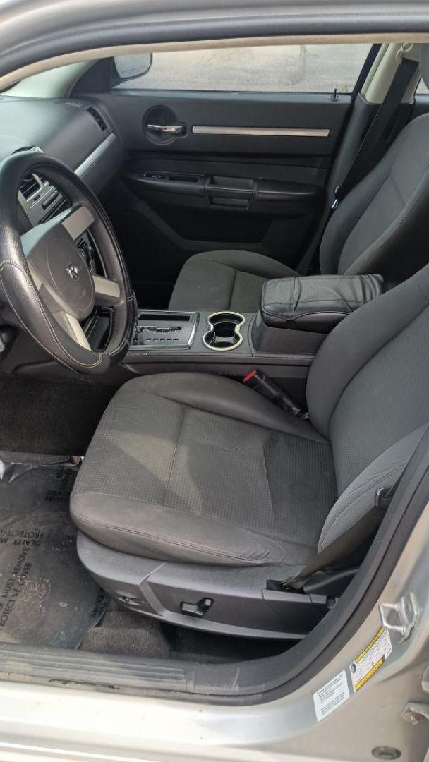 2010 SILVER DODGE CHARGER SXT (2B3CA3CV8AH) with an 3.5L engine, Automatic transmission, located at 2514 Williamson Rd NE, Roanoke, VA, 24012, (540) 265-7770, 37.294636, -79.936249 - NO CREDIT CHECK FINANCING WITH ONLY $1700 DOWN PAYMENT!!!! Check out our website www.needausedvehicle.com for our No Credit Check/ In House Financing options!! No Credit Check Available!!! In House Financing Available!!! All Clean Title Vehicles (no Salvaged or flooded vehicles ever on our lot)! - Photo#2