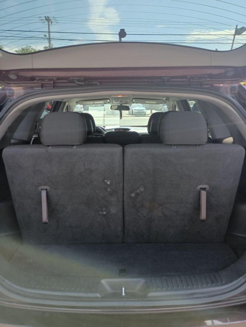 2015 MAROON KIA SORENTO LX (5XYKTDA7XFG) with an 3.3L engine, Automatic transmission, located at 2514 Williamson Rd NE, Roanoke, VA, 24012, (540) 265-7770, 37.294636, -79.936249 - NO CREDIT CHECK FINANCING WITH ONLY $2500 DOWN PAYMENT!!!! Check out our website www.needausedvehicle.com for our No Credit Check/ In House Financing options!! No Credit Check Available!!! In House Financing Available!!! All Clean Title Vehicles (no Salvaged or flooded vehicles ever on our lot)! - Photo#4
