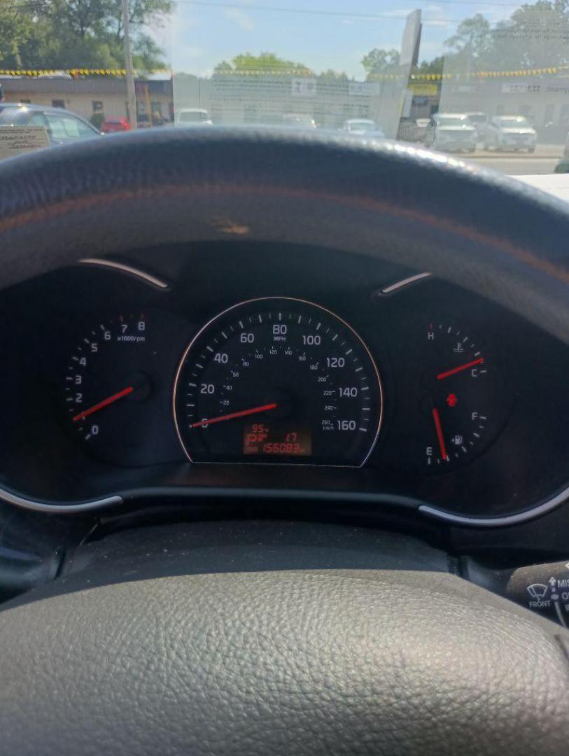 2015 MAROON KIA SORENTO LX (5XYKTDA7XFG) with an 3.3L engine, Automatic transmission, located at 2514 Williamson Rd NE, Roanoke, VA, 24012, (540) 265-7770, 37.294636, -79.936249 - NO CREDIT CHECK FINANCING WITH ONLY $2500 DOWN PAYMENT!!!! Check out our website www.needausedvehicle.com for our No Credit Check/ In House Financing options!! No Credit Check Available!!! In House Financing Available!!! All Clean Title Vehicles (no Salvaged or flooded vehicles ever on our lot)! - Photo#6