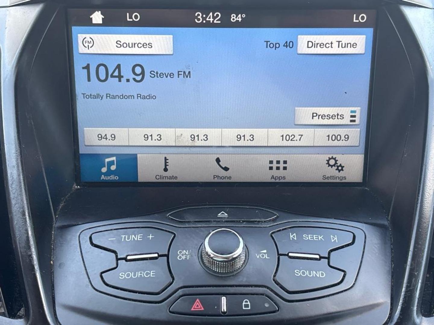 2016 SILVER FORD ESCAPE SE (1FMCU9GX4GU) with an 1.6L engine, Automatic transmission, located at 2514 Williamson Rd NE, Roanoke, VA, 24012, (540) 265-7770, 37.294636, -79.936249 - NO CREDIT CHECK FINANCING WITH ONLY $2300 DOWN PAYMENT!!!! Check out our website www.needausedvehicle.com for our No Credit Check/ In House Financing options!! No Credit Check Available!!! In House Financing Available!!! All Clean Title Vehicles (no Salvaged or flooded vehicles ever on our lot)!- Photo#9