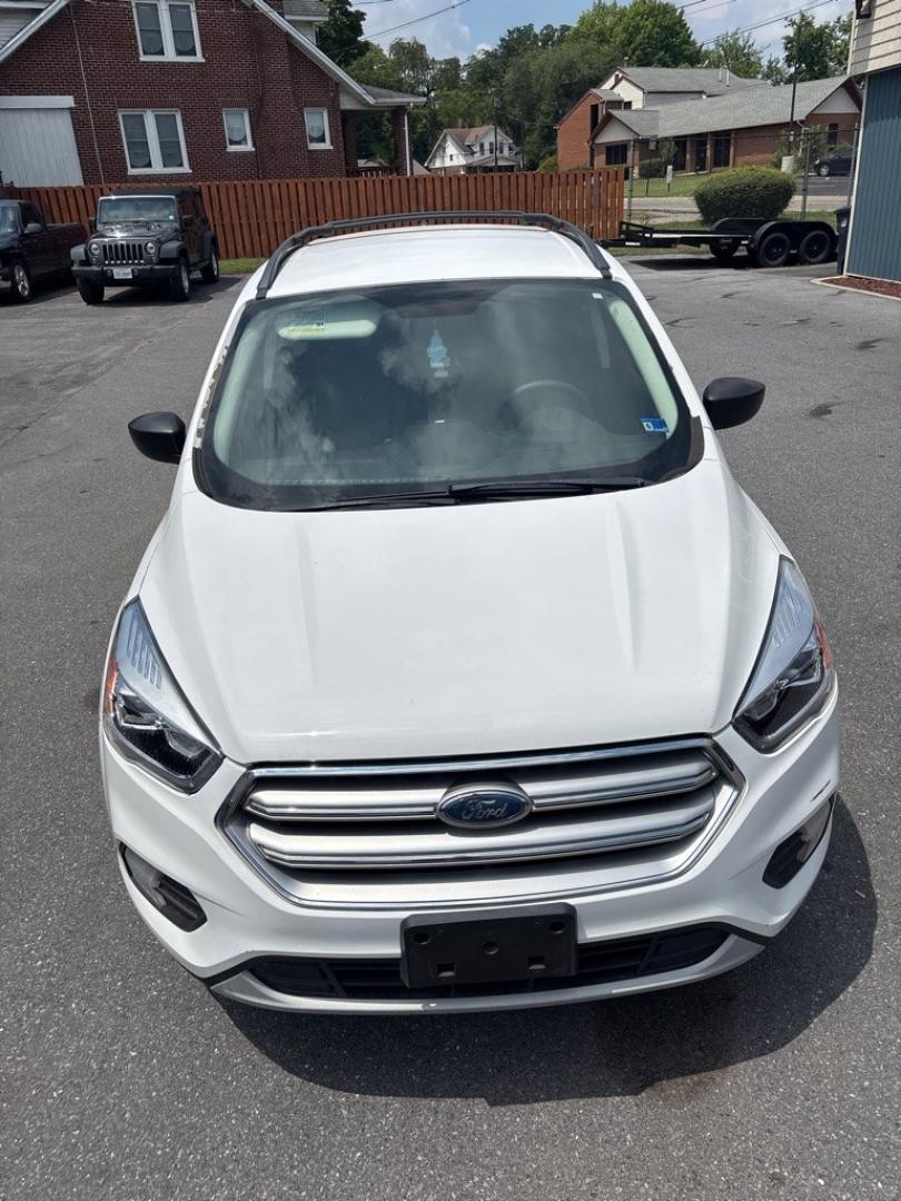 2017 WHITE FORD ESCAPE SE (1FMCU9GD4HU) with an 1.5L engine, Automatic transmission, located at 2514 Williamson Rd NE, Roanoke, VA, 24012, (540) 265-7770, 37.294636, -79.936249 - NO CREDIT CHECK FINANCING WITH ONLY $1900 DOWN PAYMENT!!!! Check out our website www.needausedvehicle.com for our No Credit Check/ In House Financing options!! No Credit Check Available!!! In House Financing Available!!! All Clean Title Vehicles (no Salvaged or flooded vehicles ever on our lot)!- Photo#1