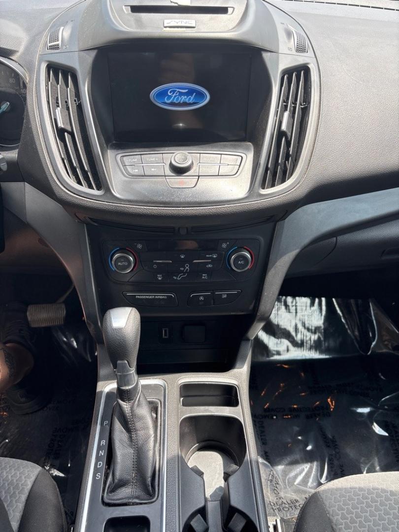 2017 WHITE FORD ESCAPE SE (1FMCU9GD4HU) with an 1.5L engine, Automatic transmission, located at 2514 Williamson Rd NE, Roanoke, VA, 24012, (540) 265-7770, 37.294636, -79.936249 - NO CREDIT CHECK FINANCING WITH ONLY $1900 DOWN PAYMENT!!!! Check out our website www.needausedvehicle.com for our No Credit Check/ In House Financing options!! No Credit Check Available!!! In House Financing Available!!! All Clean Title Vehicles (no Salvaged or flooded vehicles ever on our lot)!- Photo#9