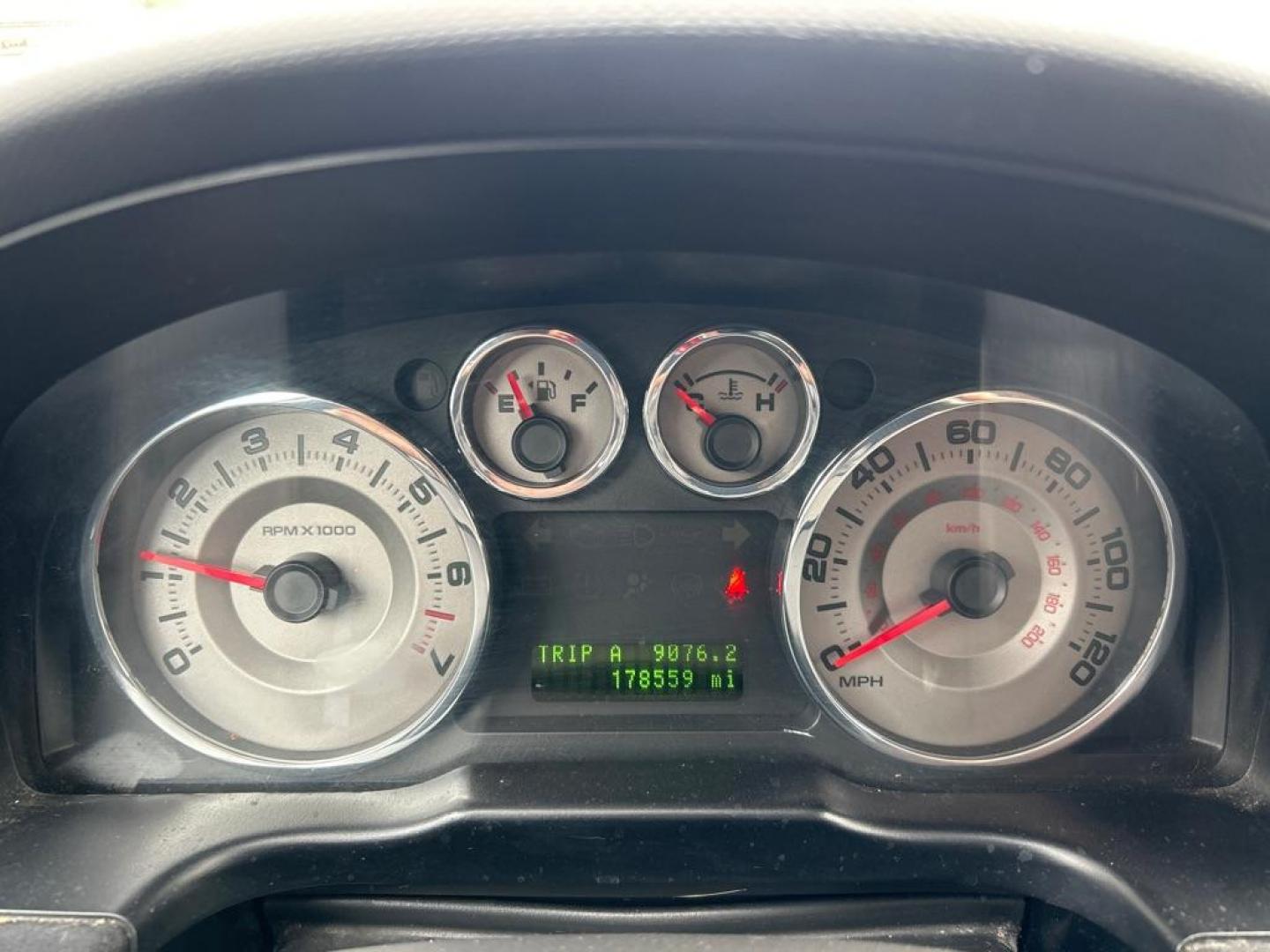 2010 MAROON FORD EDGE LIMITED (2FMDK3KC3AB) with an 3.5L engine, Automatic transmission, located at 2514 Williamson Rd NE, Roanoke, VA, 24012, (540) 265-7770, 37.294636, -79.936249 - NO CREDIT CHECK FINANCING WITH ONLY $1800 DOWN PAYMENT!!!! Check out our website www.needausedvehicle.com for our No Credit Check/ In House Financing options!! No Credit Check Available!!! In House Financing Available!!! All Clean Title Vehicles (no Salvaged or flooded vehicles ever on our lot)! - Photo#18
