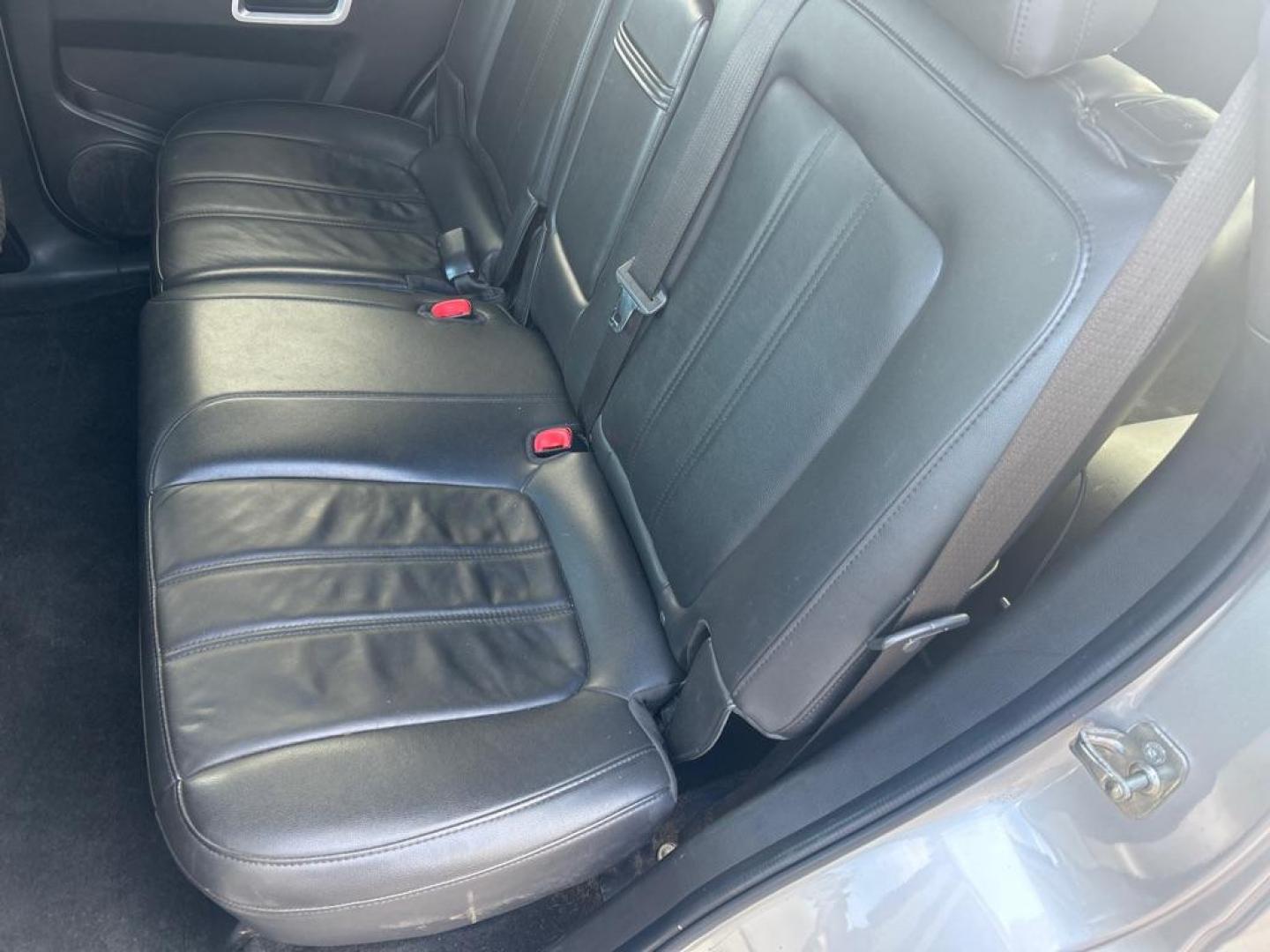 2014 SILVER CHEVROLET CAPTIVA LTZ (3GNAL4EK1ES) with an 2.4L engine, Automatic transmission, located at 2514 Williamson Rd NE, Roanoke, VA, 24012, (540) 265-7770, 37.294636, -79.936249 - NO CREDIT CHECK FINANCING WITH ONLY $1700 DOWN PAYMENT!!!! Check out our website www.needausedvehicle.com for our No Credit Check/ In House Financing options!! No Credit Check Available!!! In House Financing Available!!! All Clean Title Vehicles (no Salvaged or flooded vehicles ever on our lot)! - Photo#4