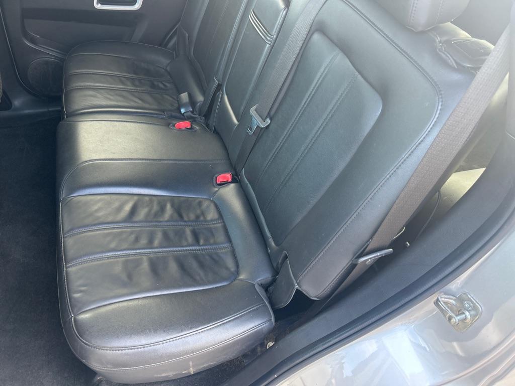 2014 SILVER CHEVROLET CAPTIVA LTZ (3GNAL4EK1ES) with an 2.4L engine, Automatic transmission, located at 2514 Williamson Rd NE, Roanoke, VA, 24012, (540) 265-7770, 37.294636, -79.936249 - Photo#4