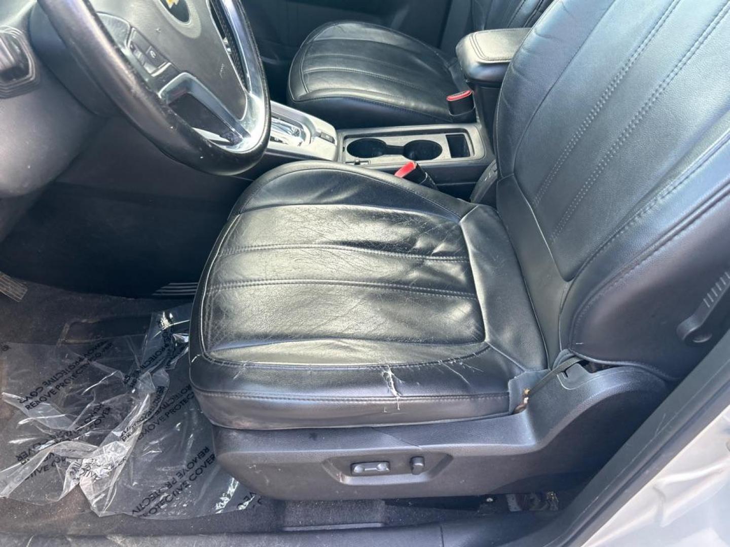 2014 SILVER CHEVROLET CAPTIVA LTZ (3GNAL4EK1ES) with an 2.4L engine, Automatic transmission, located at 2514 Williamson Rd NE, Roanoke, VA, 24012, (540) 265-7770, 37.294636, -79.936249 - NO CREDIT CHECK FINANCING WITH ONLY $1700 DOWN PAYMENT!!!! Check out our website www.needausedvehicle.com for our No Credit Check/ In House Financing options!! No Credit Check Available!!! In House Financing Available!!! All Clean Title Vehicles (no Salvaged or flooded vehicles ever on our lot)! - Photo#6