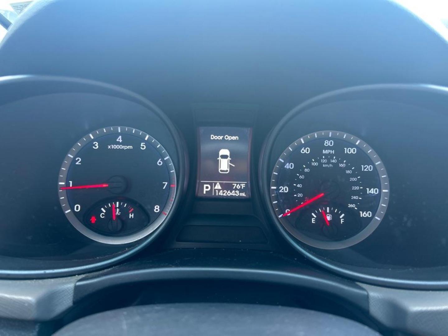 2013 SILVER HYUNDAI SANTA FE SPORT (5XYZUDLB0DG) with an 2.4L engine, Automatic transmission, located at 2514 Williamson Rd NE, Roanoke, VA, 24012, (540) 265-7770, 37.294636, -79.936249 - NO CREDIT CHECK FINANCING WITH ONLY $2300 DOWN PAYMENT!!!! Check out our website www.needausedvehicle.com for our No Credit Check/ In House Financing options!! No Credit Check Available!!! In House Financing Available!!! All Clean Title Vehicles (no Salvaged or flooded vehicles ever on our lot)! - Photo#7