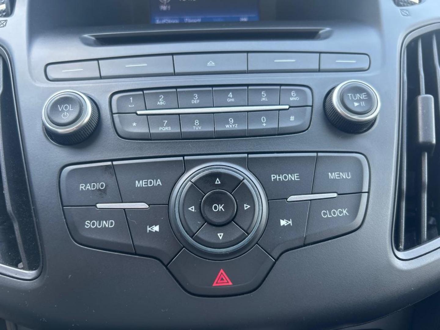 2016 WHITE FORD FOCUS SE (1FADP3F21GL) with an 2.0L engine, Automatic transmission, located at 2514 Williamson Rd NE, Roanoke, VA, 24012, (540) 265-7770, 37.294636, -79.936249 - NO CREDIT CHECK FINANCING WITH ONLY $2200 DOWN PAYMENT!!!! Check out our website www.needausedvehicle.com for our No Credit Check/ In House Financing options!! No Credit Check Available!!! In House Financing Available!!! All Clean Title Vehicles (no Salvaged or flooded vehicles ever on our lot)! - Photo#9