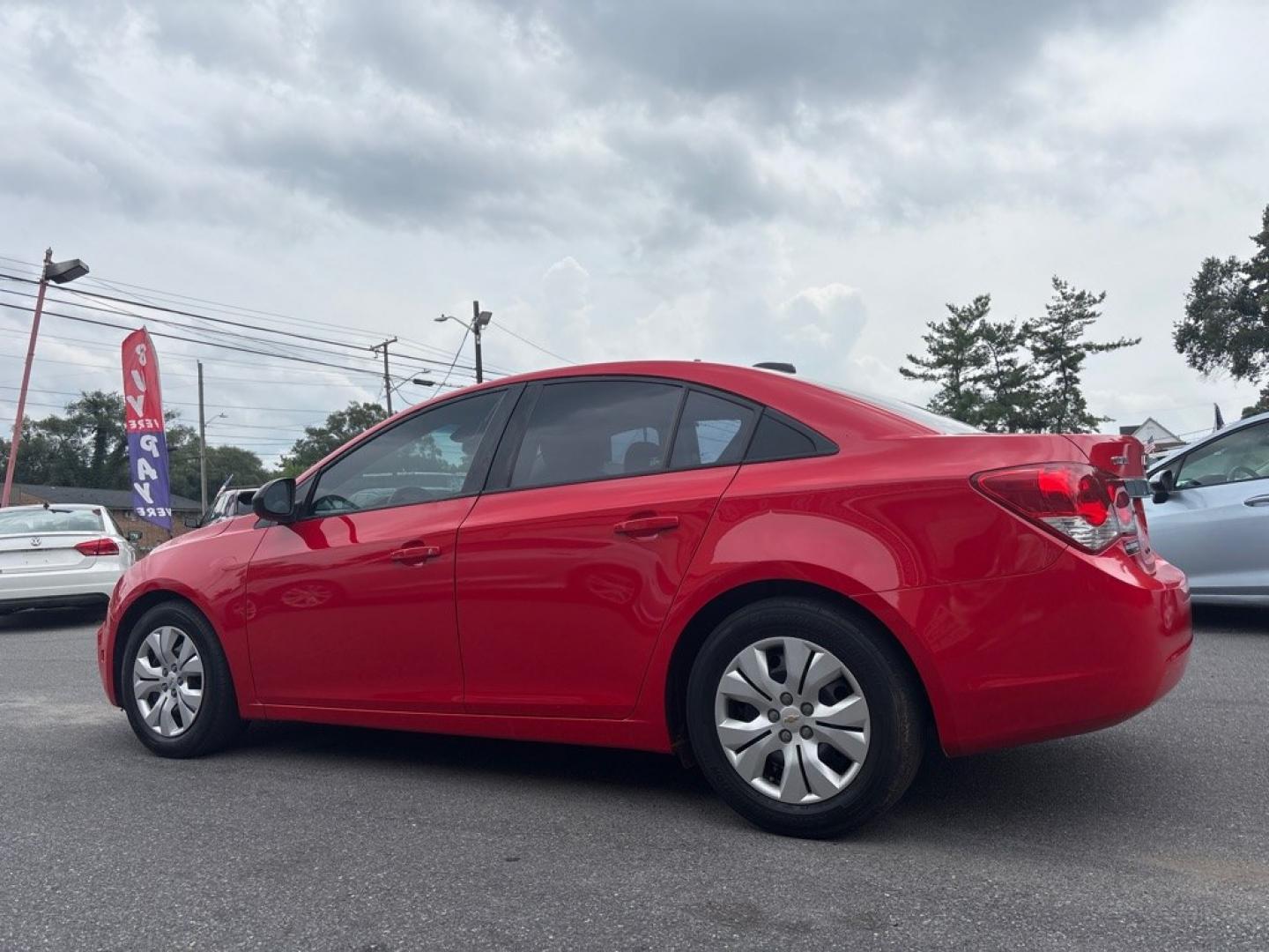 2015 RED CHEVROLET CRUZE LS (1G1PA5SH4F7) with an 1.8L engine, Automatic transmission, located at 2514 Williamson Rd NE, Roanoke, VA, 24012, (540) 265-7770, 37.294636, -79.936249- Photo#1