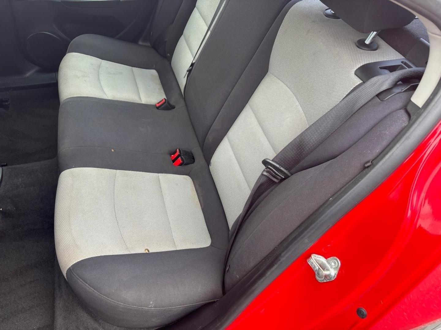 2015 RED CHEVROLET CRUZE LS (1G1PA5SH4F7) with an 1.8L engine, Automatic transmission, located at 2514 Williamson Rd NE, Roanoke, VA, 24012, (540) 265-7770, 37.294636, -79.936249- Photo#2