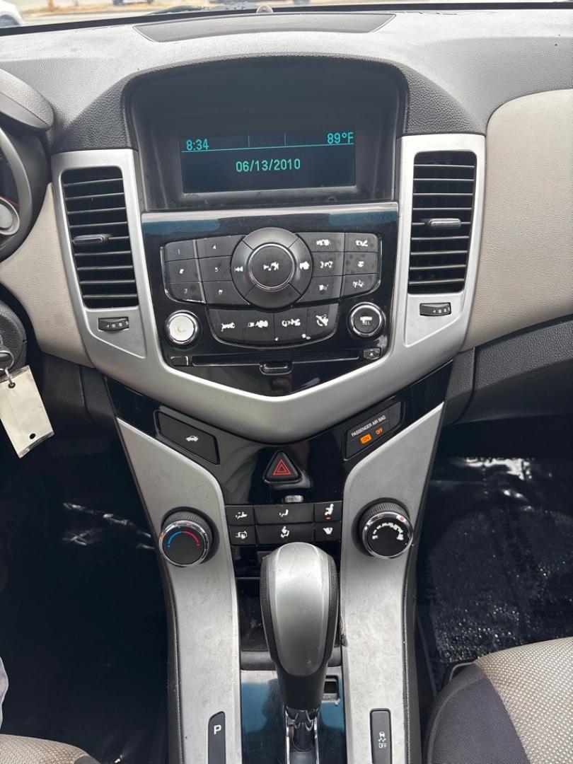 2015 RED CHEVROLET CRUZE LS (1G1PA5SH4F7) with an 1.8L engine, Automatic transmission, located at 2514 Williamson Rd NE, Roanoke, VA, 24012, (540) 265-7770, 37.294636, -79.936249- Photo#5