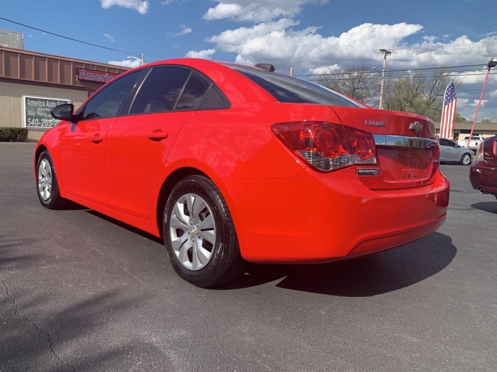 2015 RED CHEVROLET CRUZE LS (1G1PA5SH4F7) with an 1.8L engine, Automatic transmission, located at 2514 Williamson Rd NE, Roanoke, VA, 24012, (540) 265-7770, 37.294636, -79.936249 - Photo #1
