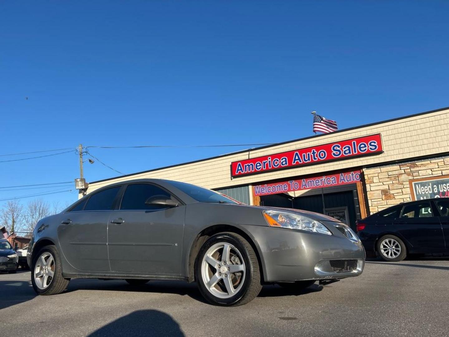 2007 GRAY PONTIAC G6 BASE (1G2ZG58N974) with an 3.5L engine, Automatic transmission, located at 2514 Williamson Rd NE, Roanoke, VA, 24012, (540) 265-7770, 37.294636, -79.936249 - Photo#0