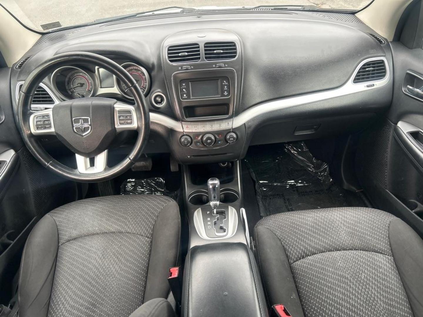 2016 WHITE DODGE JOURNEY SE (3C4PDCAB3GT) with an 2.4L engine, Automatic transmission, located at 2514 Williamson Rd NE, Roanoke, VA, 24012, (540) 265-7770, 37.294636, -79.936249 - NO CREDIT CHECK FINANCING WITH ONLY $1700 DOWN PAYMENT!!!! Check out our website www.needausedvehicle.com for our No Credit Check/ In House Financing options!! No Credit Check Available!!! In House Financing Available!!! All Clean Title Vehicles (no Salvaged or flooded vehicles ever on our lot)! - Photo#6