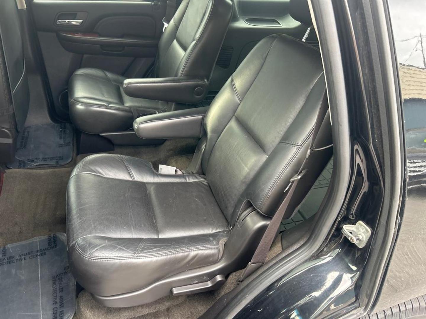 2007 BLACK CADILLAC ESCALADE LUXURY (1GYFK63857R) with an 6.2L engine, Automatic transmission, located at 2514 Williamson Rd NE, Roanoke, VA, 24012, (540) 265-7770, 37.294636, -79.936249 - NO CREDIT CHECK FINANCING WITH ONLY $3000 DOWN PAYMENT!!!! Check out our website www.needausedvehicle.com for our No Credit Check/ In House Financing options!! No Credit Check Available!!! In House Financing Available!!! All Clean Title Vehicles (no Salvaged or flooded vehicles ever on our lot)! - Photo#3