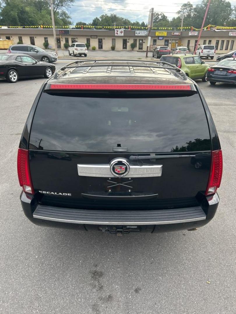 2007 BLACK CADILLAC ESCALADE LUXURY (1GYFK63857R) with an 6.2L engine, Automatic transmission, located at 2514 Williamson Rd NE, Roanoke, VA, 24012, (540) 265-7770, 37.294636, -79.936249 - NO CREDIT CHECK FINANCING WITH ONLY $3000 DOWN PAYMENT!!!! Check out our website www.needausedvehicle.com for our No Credit Check/ In House Financing options!! No Credit Check Available!!! In House Financing Available!!! All Clean Title Vehicles (no Salvaged or flooded vehicles ever on our lot)! - Photo#11